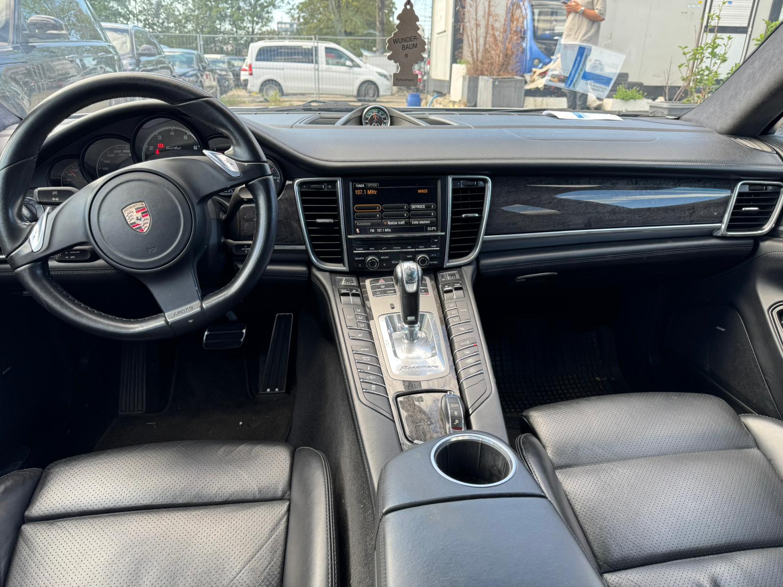 PORSCHE Panamera Turbo 4.8 PDK-image-9