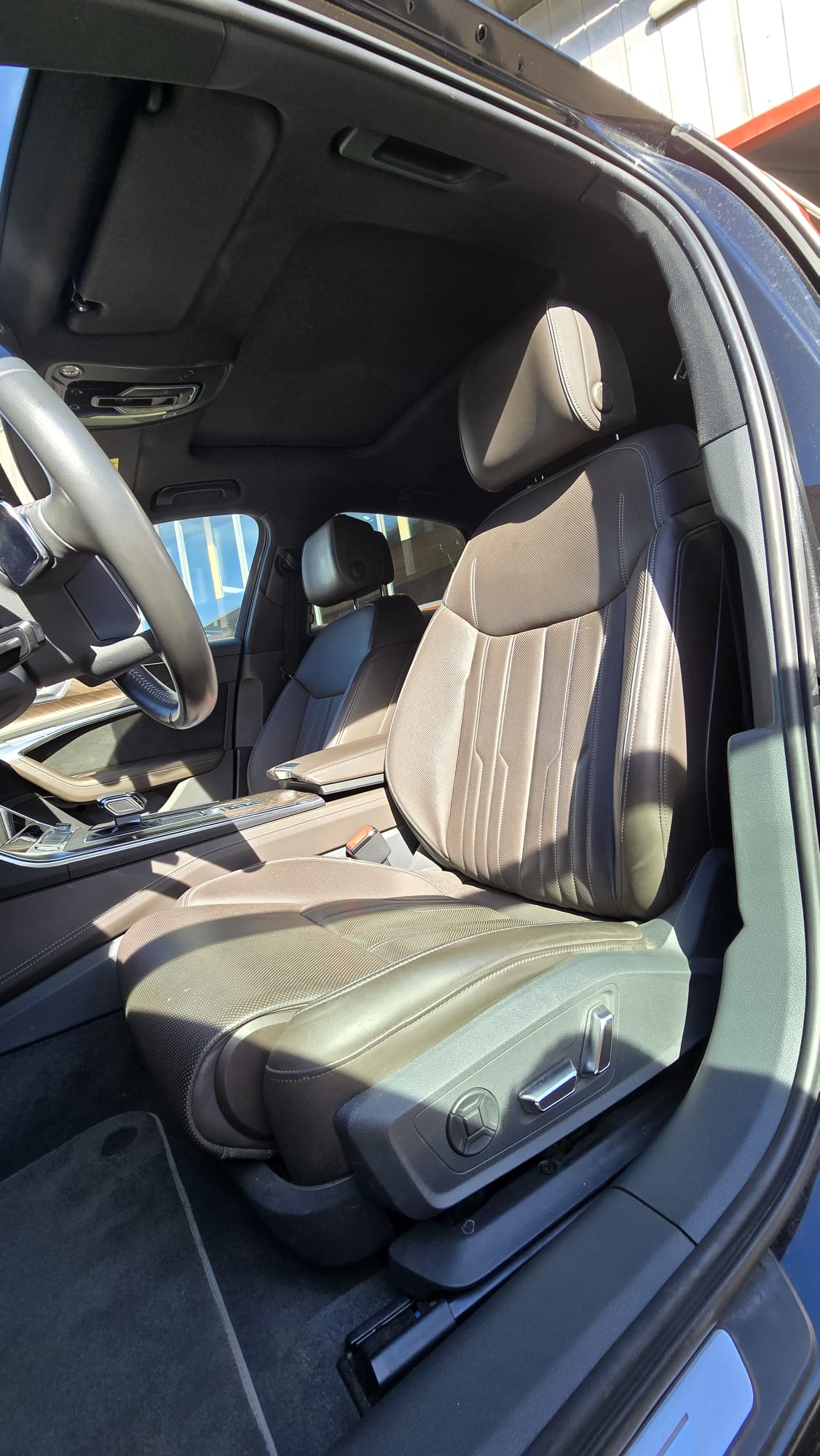 AUDI A6 Limousine 55 TFSI Design quattro S-tronic-image-4