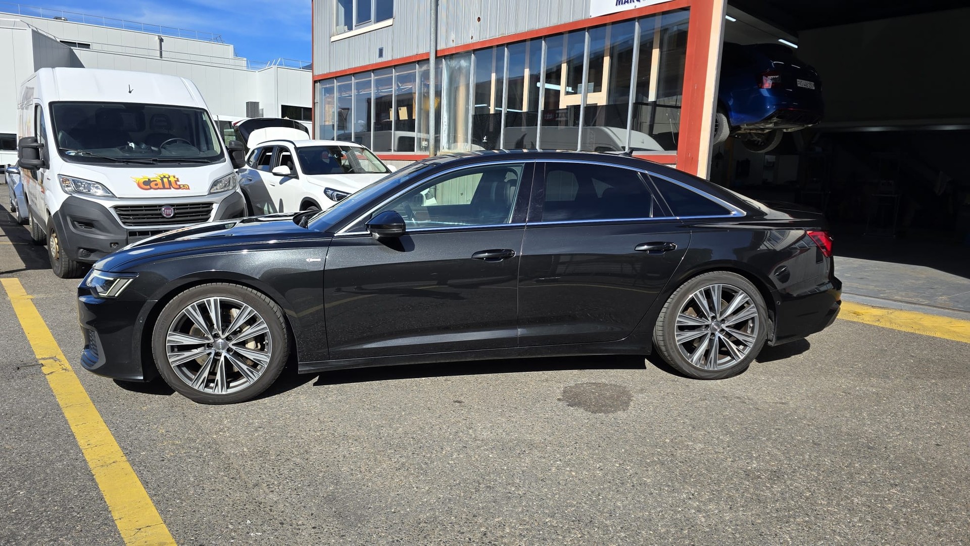 AUDI A6 Limousine 55 TFSI Design quattro S-tronic-image-2