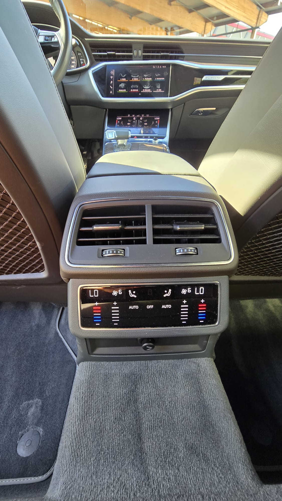 AUDI A6 Limousine 55 TFSI Design quattro S-tronic-image-11
