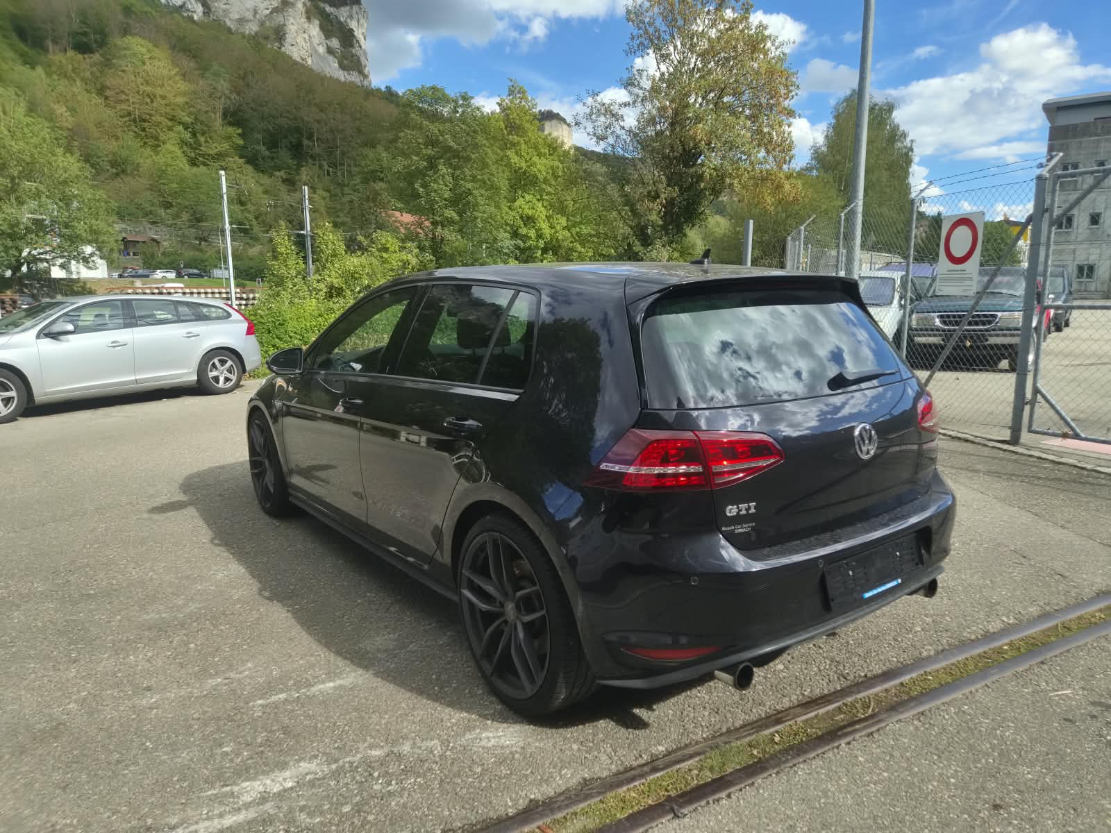 VW Golf 2.0 TSI GTI Performance DSG-image-2