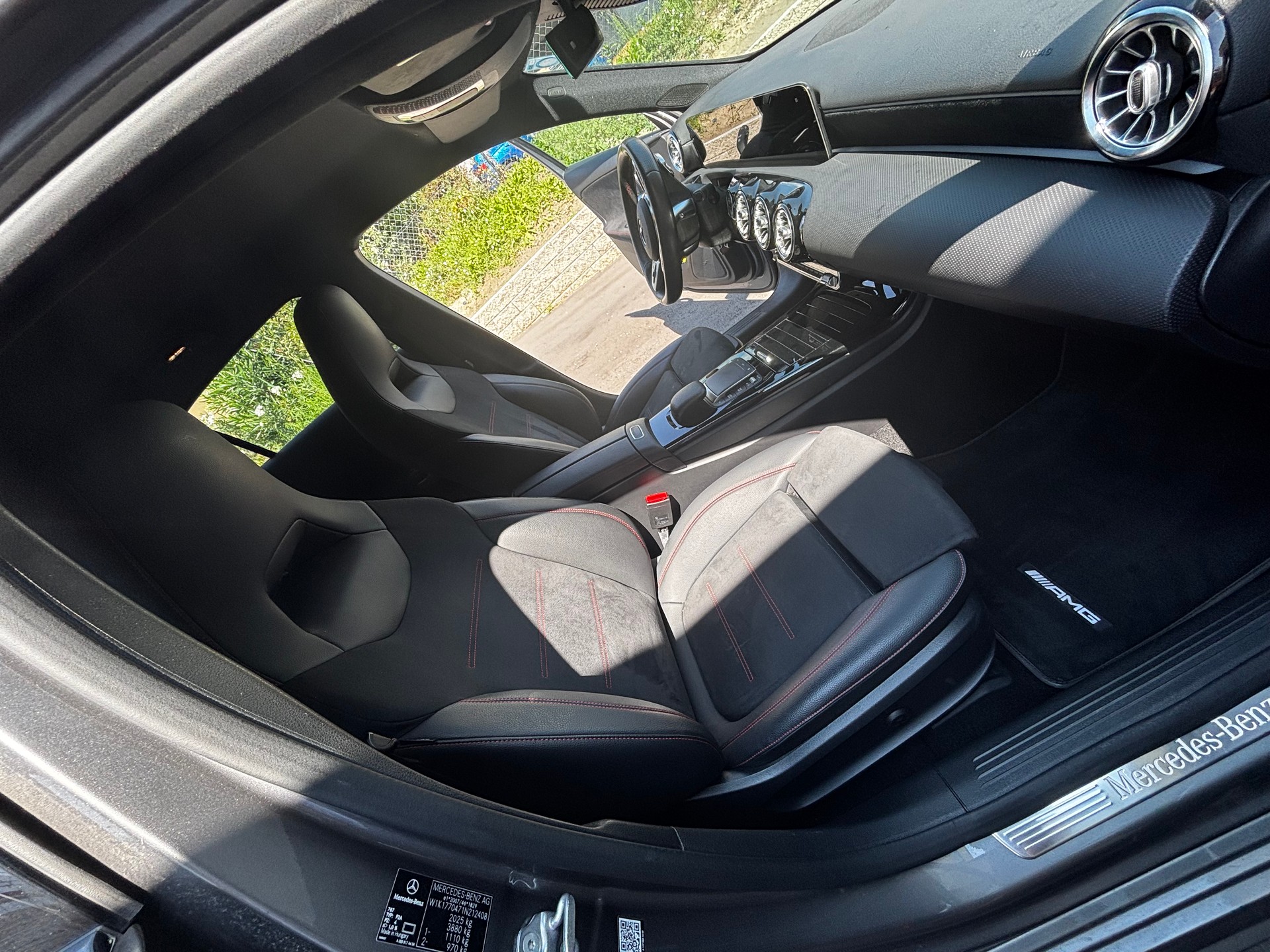 MERCEDES-BENZ A 250 AMG Line 4m-image-5