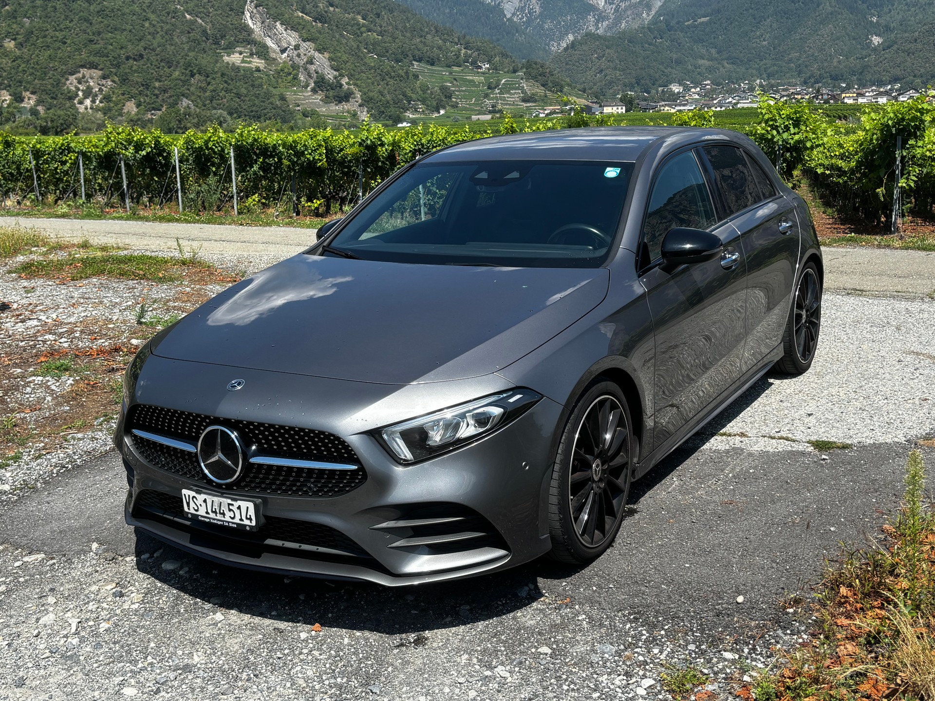 MERCEDES-BENZ A 250 AMG Line 4m-image-2