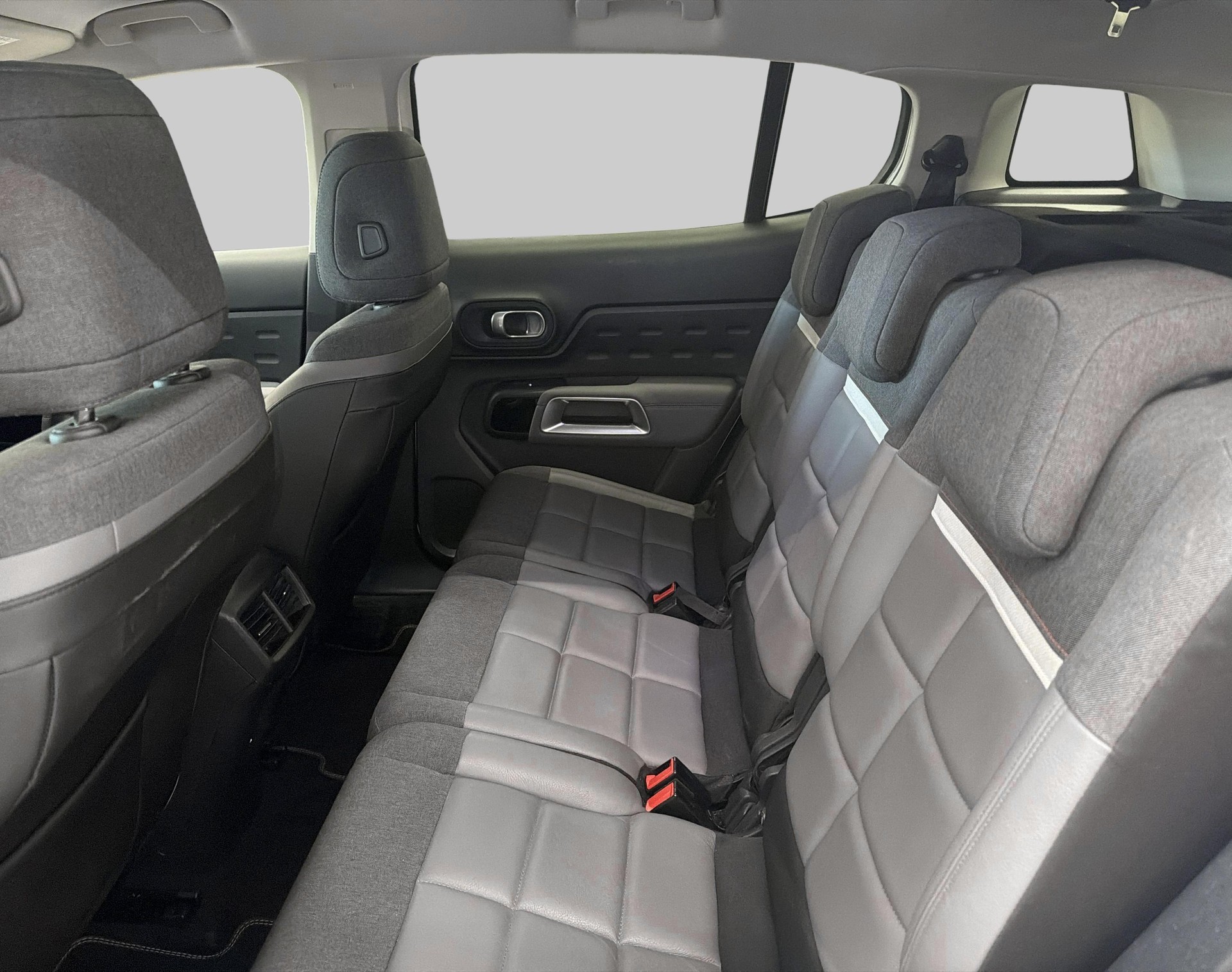 CITROEN C5 Aircross 1.5 HDi Shine-image-3