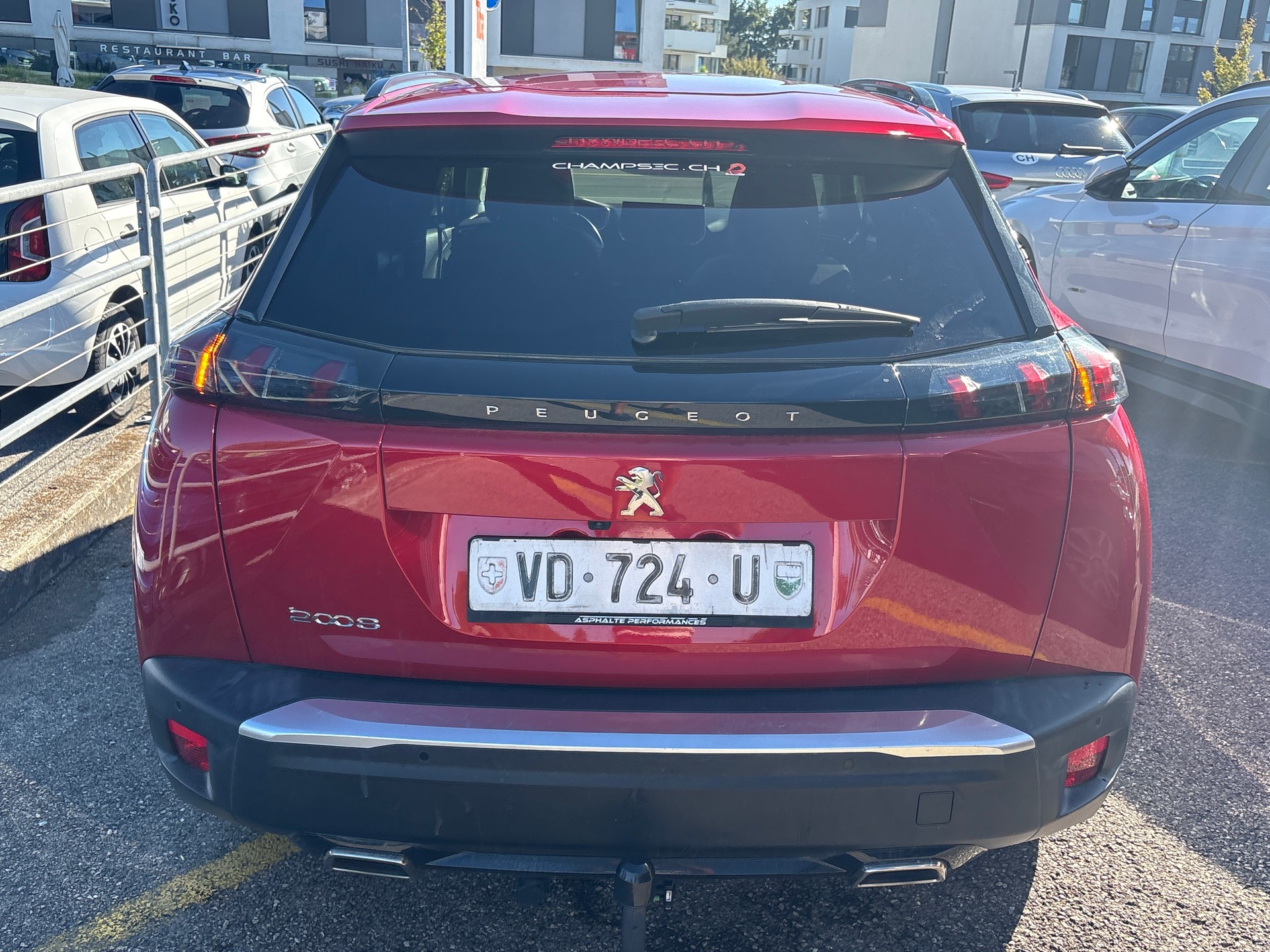 PEUGEOT 2008 1.2 PureTech Allure Pack EAT8-image-5