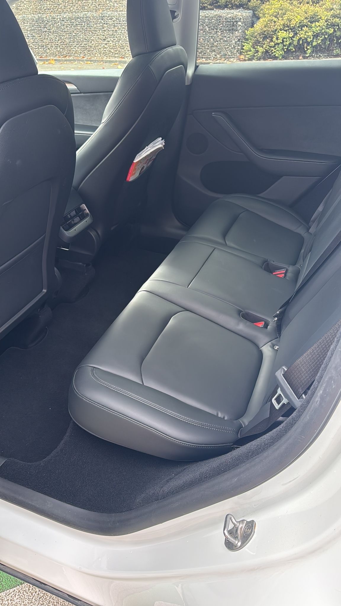 TESLA Model Y Long Range AWD-image-5
