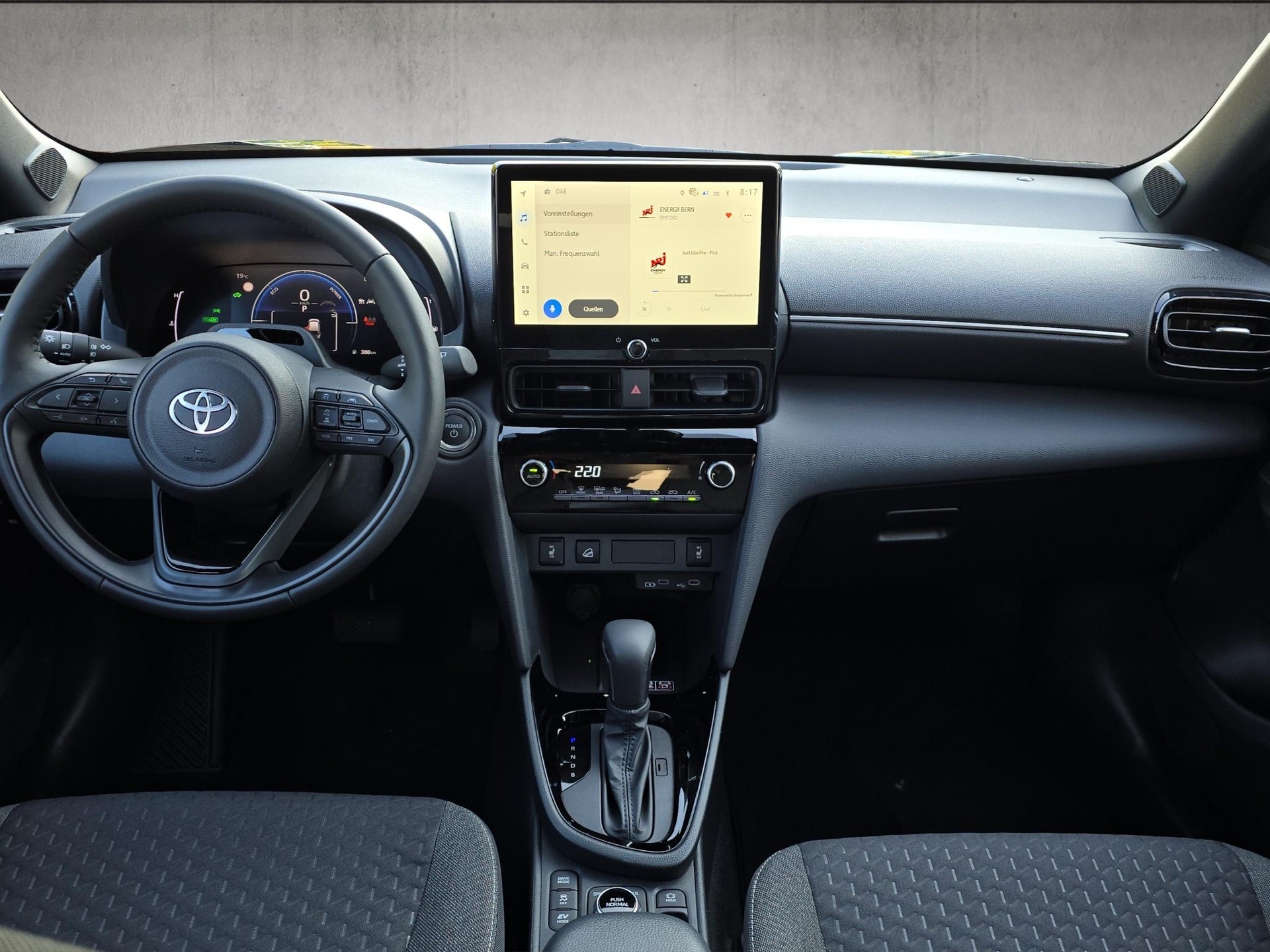 TOYOTA Yaris Cross 1.5 VVT-i HSD Trend AWD-i-image-10