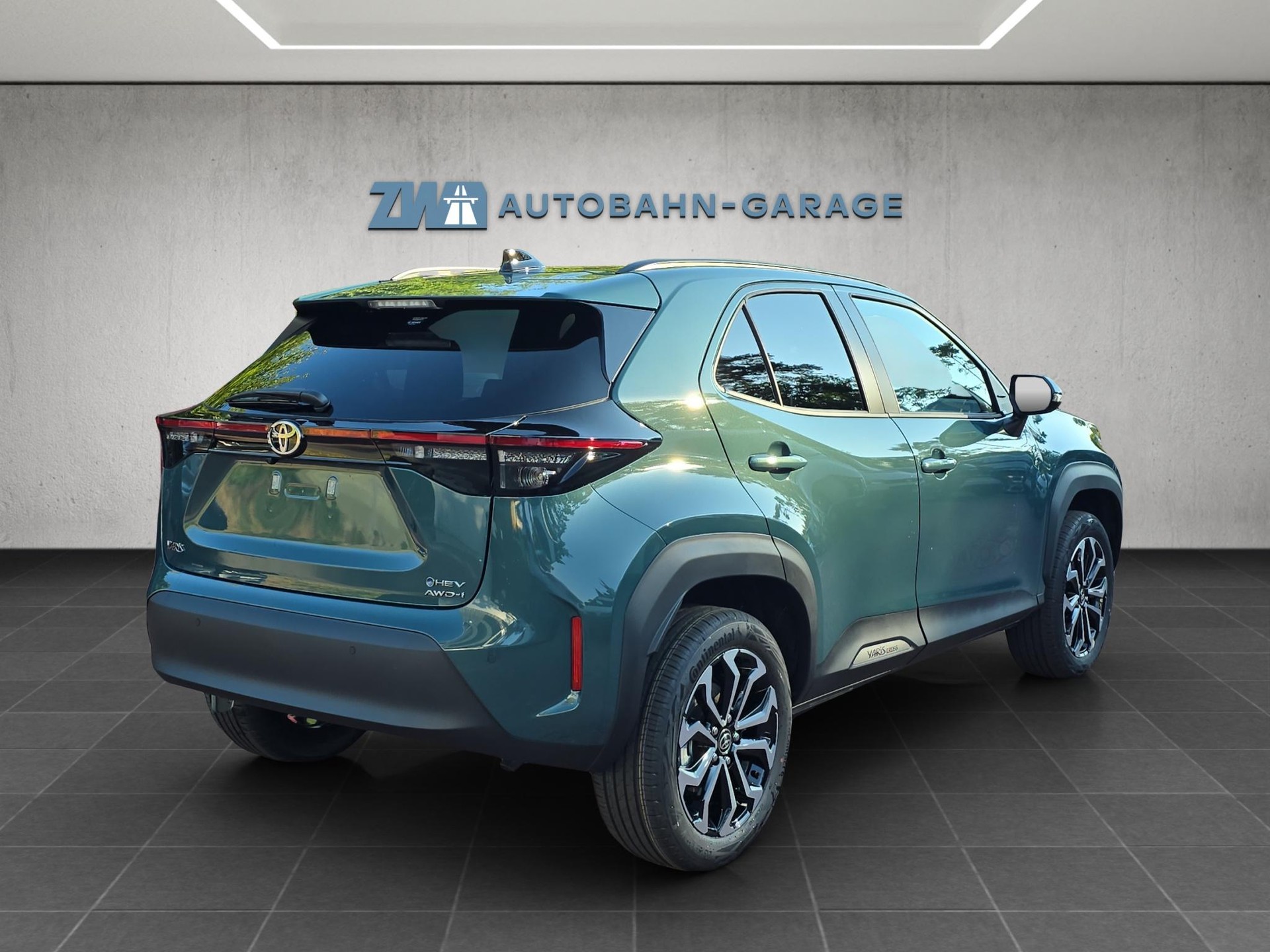 TOYOTA Yaris Cross 1.5 VVT-i HSD Trend AWD-i-image-4