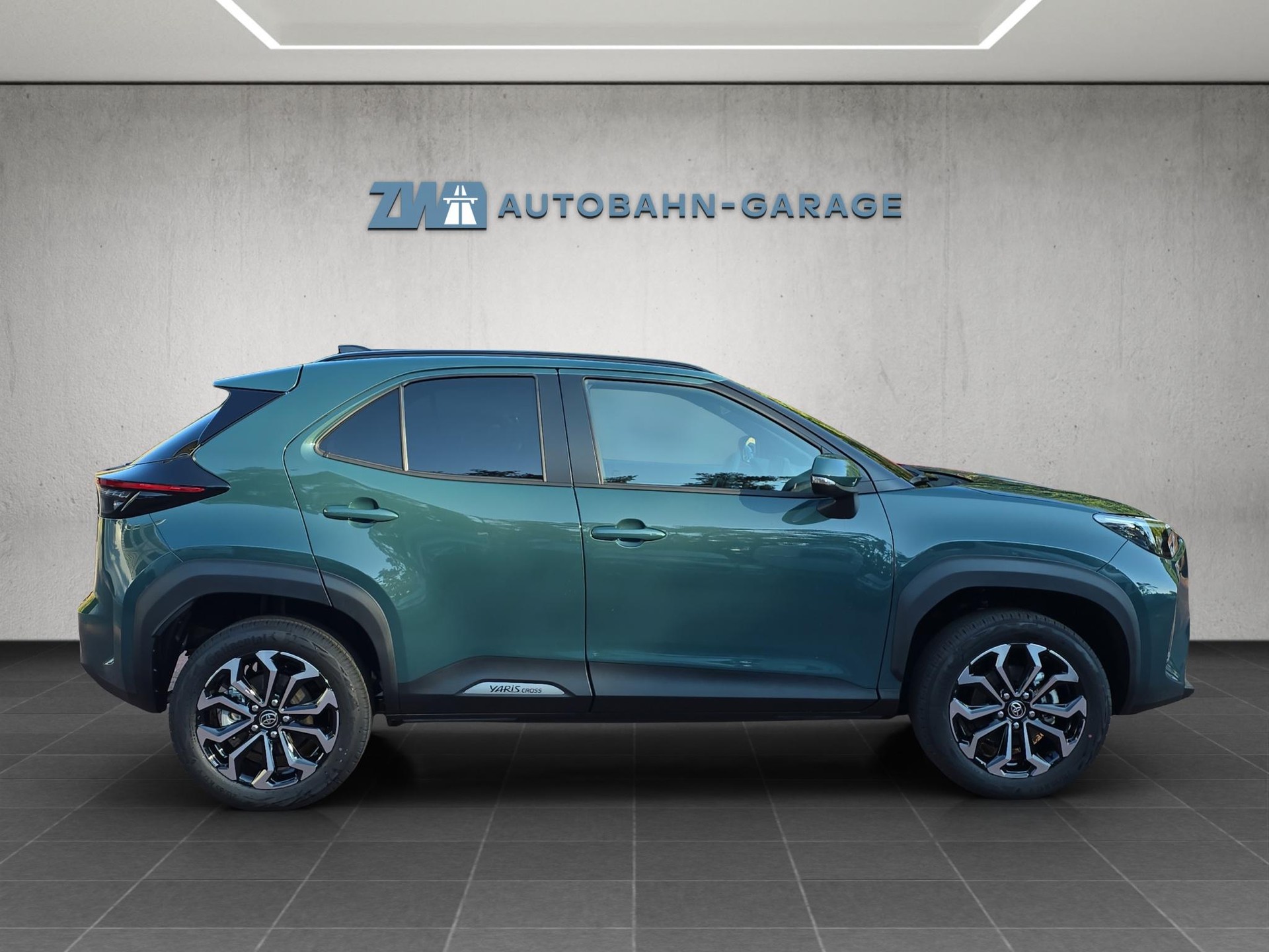 TOYOTA Yaris Cross 1.5 VVT-i HSD Trend AWD-i-image-5