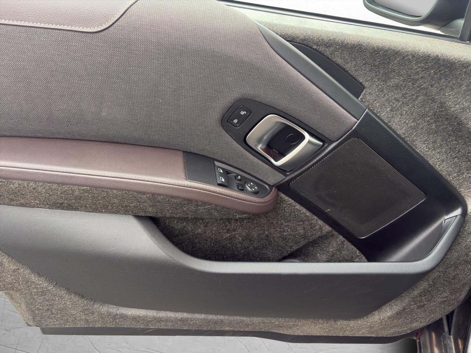 BMW i3s 120 Ah-image-16