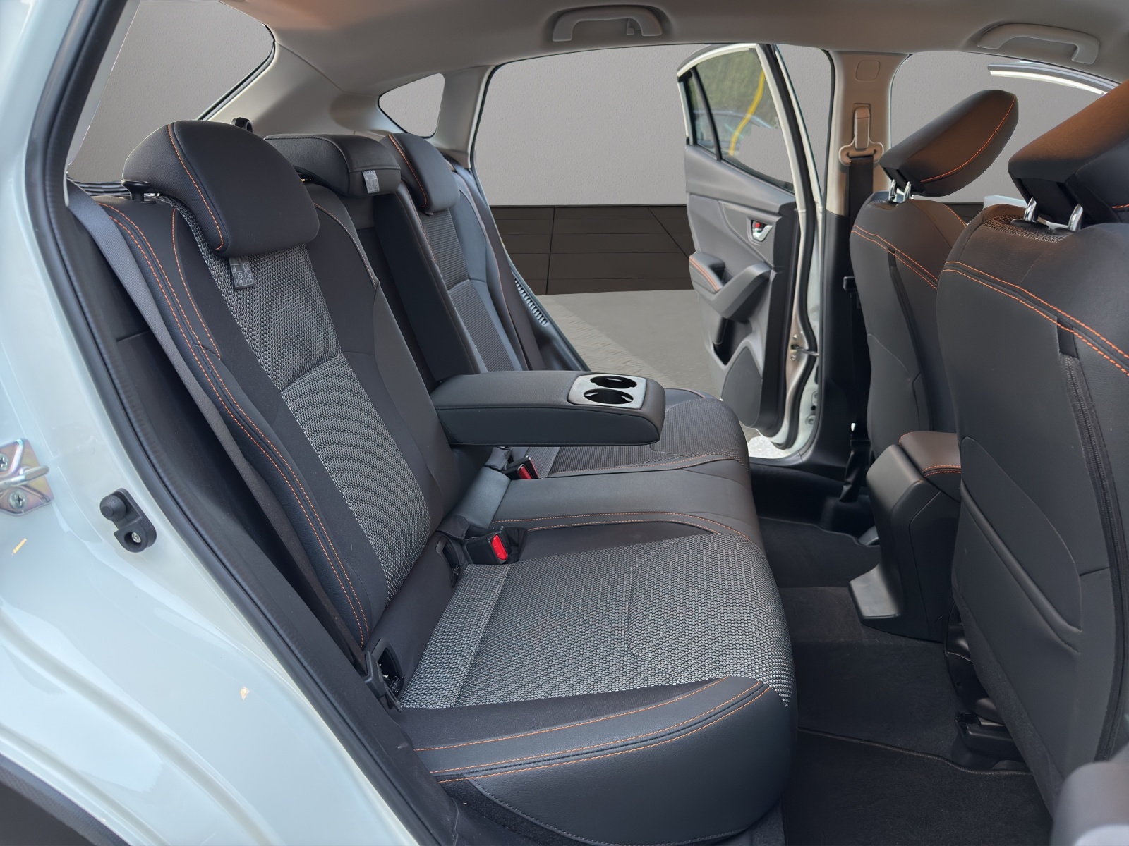 SUBARU XV 2.0 e-Boxer Swiss Plus AWD Lineartronic-image-17