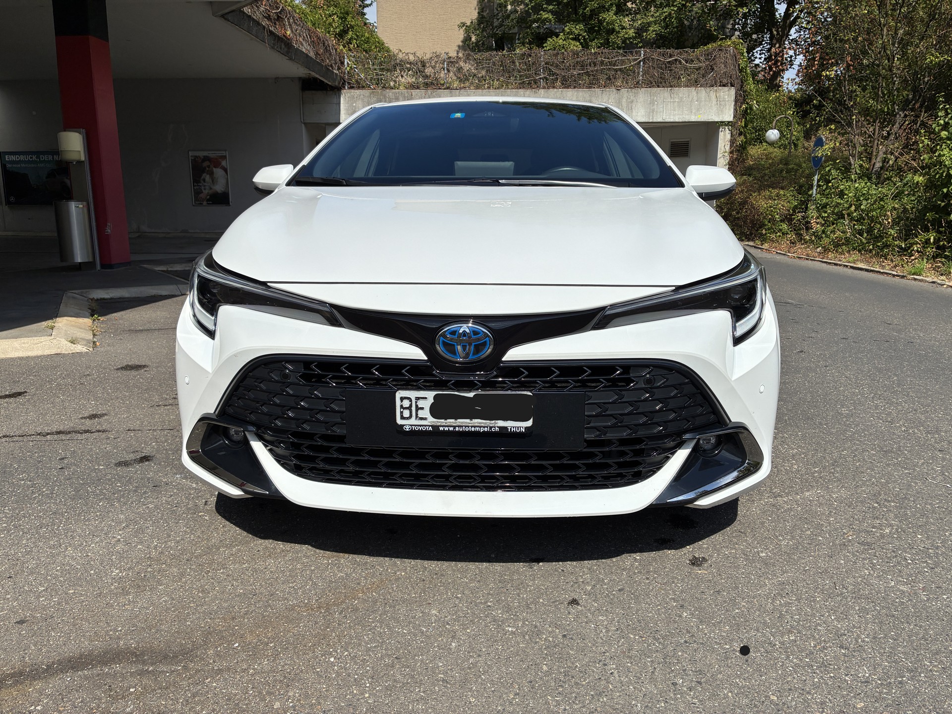 TOYOTA 1.8 HSD Trend-image-2