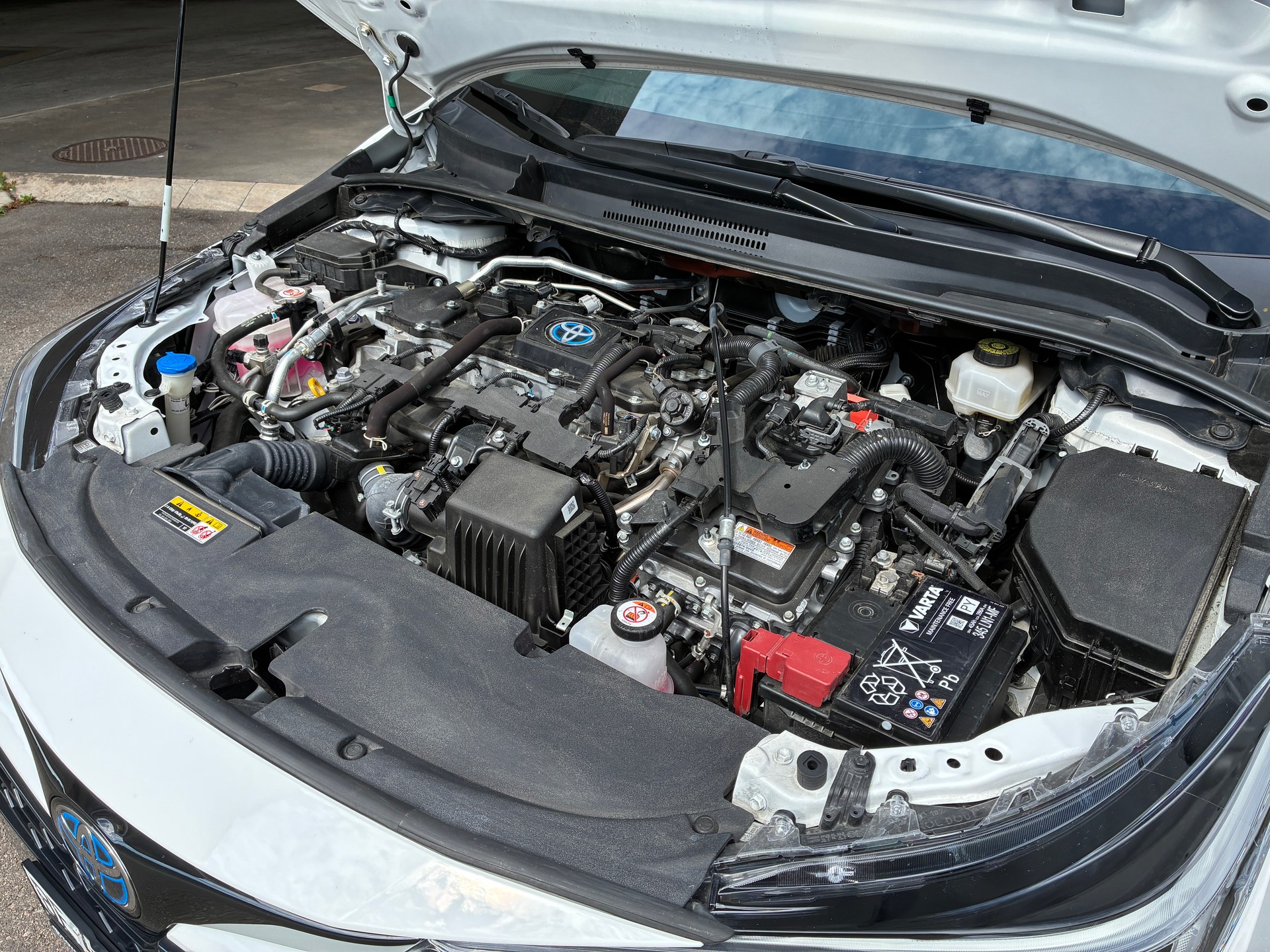 TOYOTA 1.8 HSD Trend-image-4