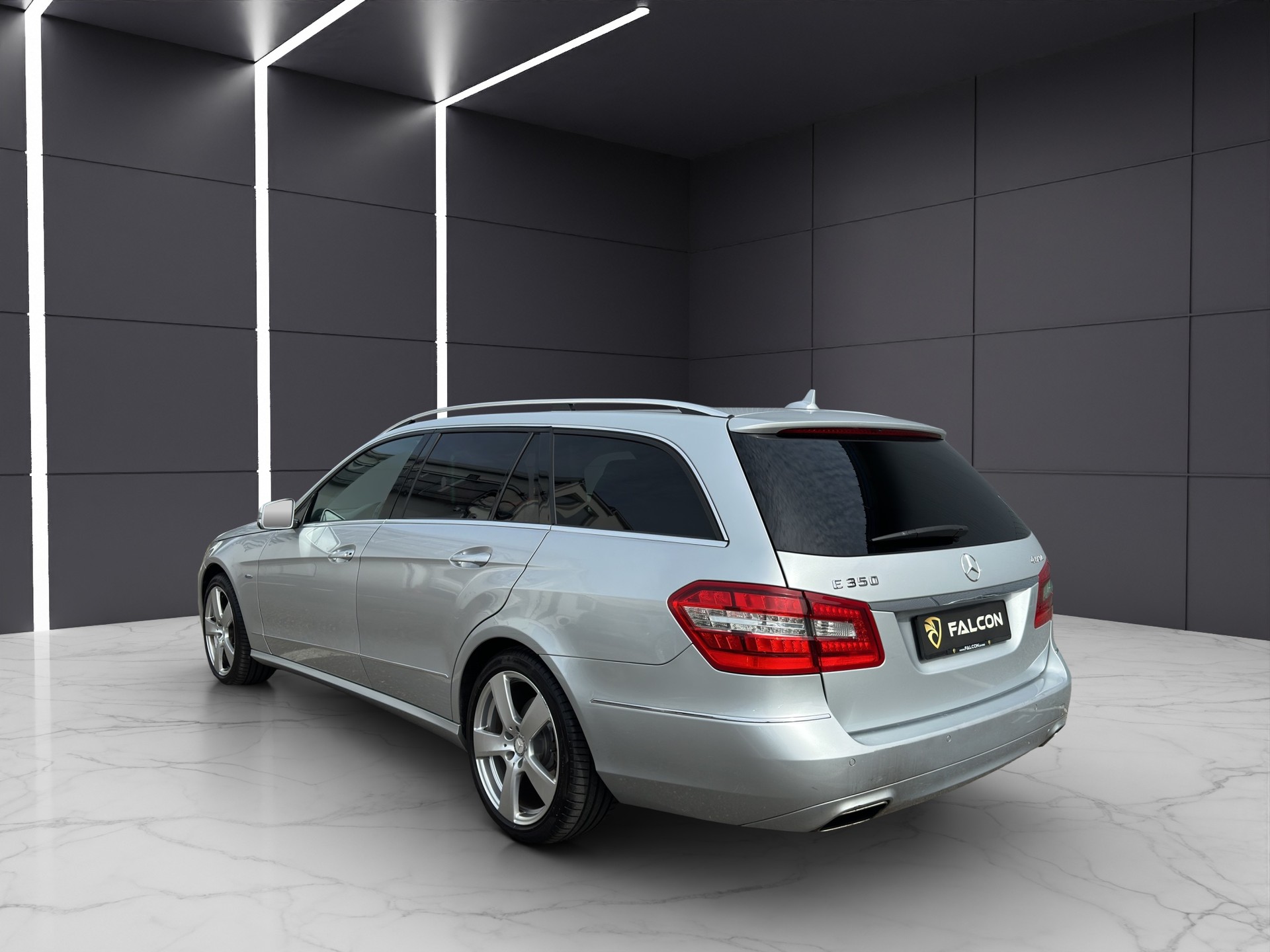 MERCEDES-BENZ E 350 CDI BlueEfficiency Elégance 4Matic 7G-Tronic-image-5