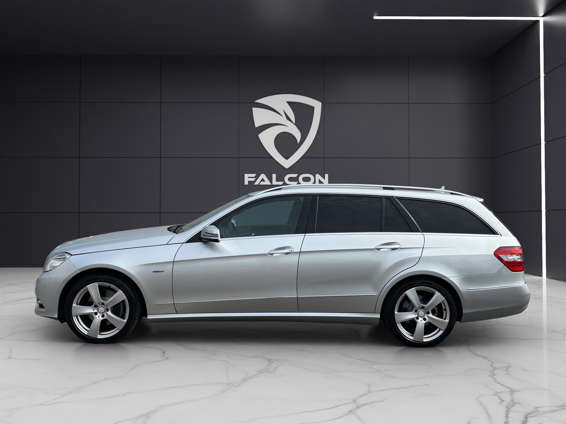 MERCEDES-BENZ E 350 CDI BlueEfficiency Elégance 4Matic 7G-Tronic-image-6