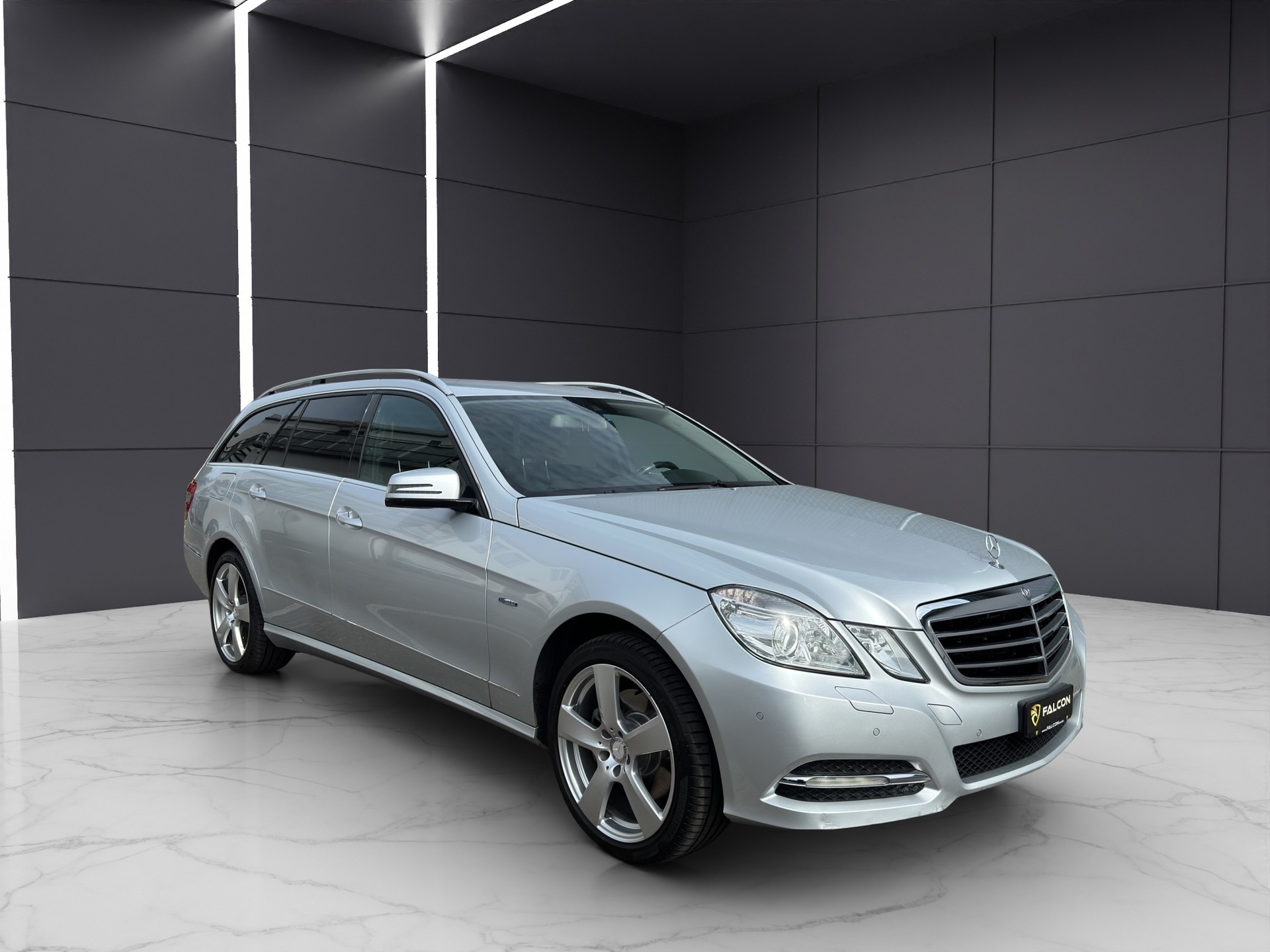 MERCEDES-BENZ E 350 CDI BlueEfficiency Elégance 4Matic 7G-Tronic-image-2