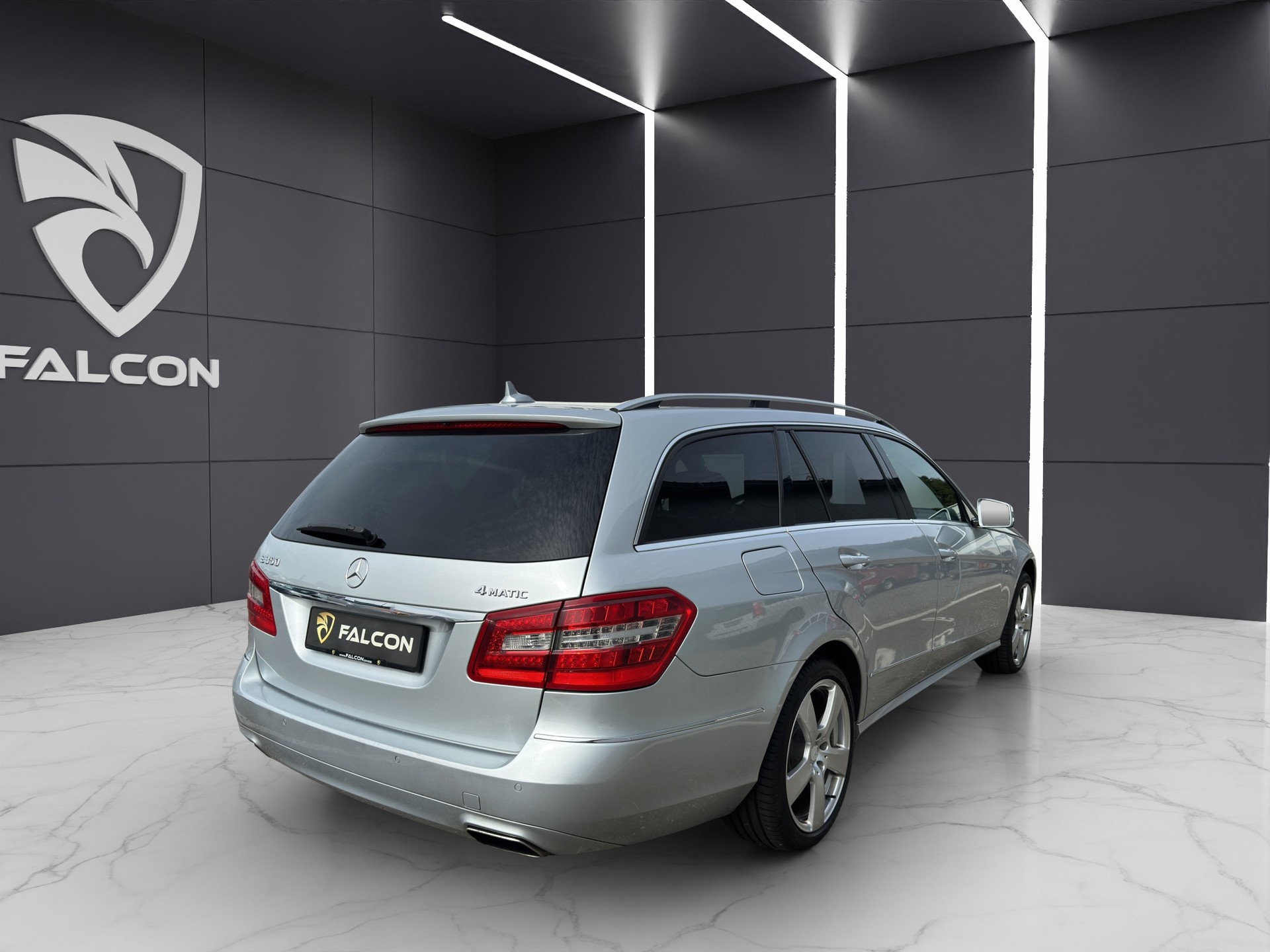 MERCEDES-BENZ E 350 CDI BlueEfficiency Elégance 4Matic 7G-Tronic-image-4