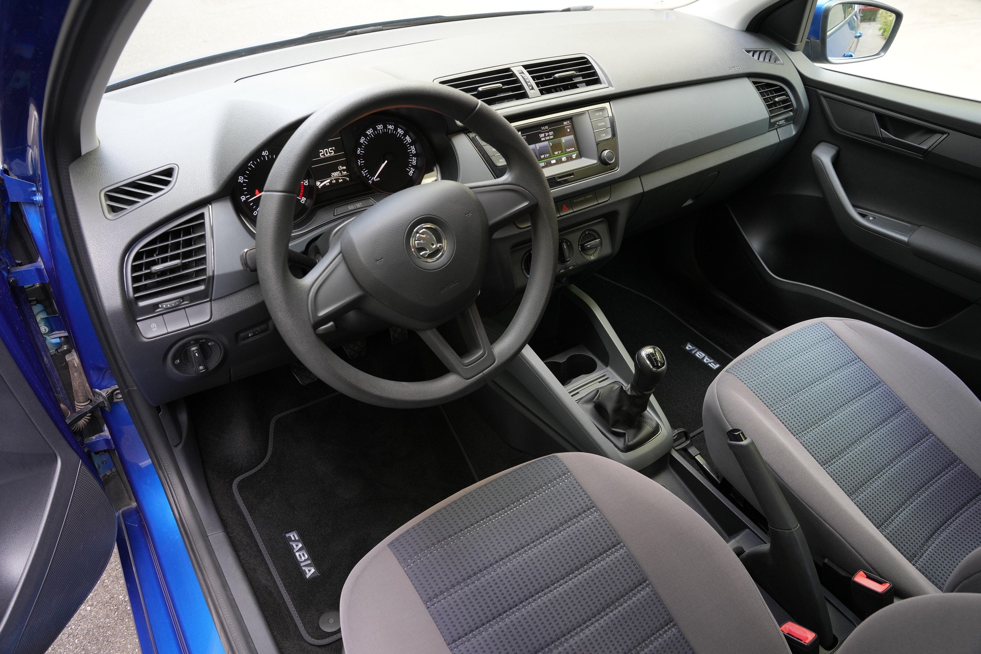SKODA Fabia 1.0 MPI Active-image-4