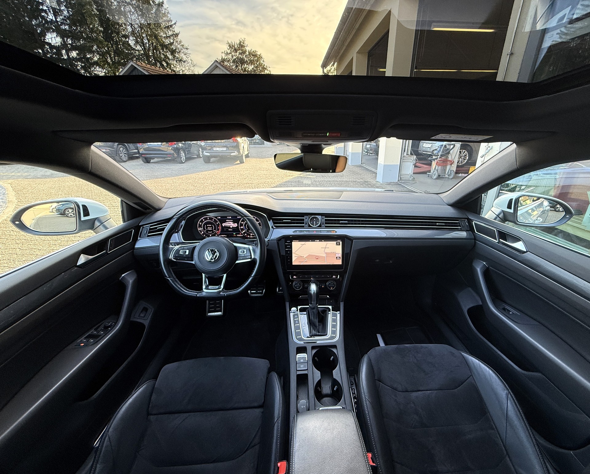VW Arteon 2.0 TSI BMT R-Line 4Motion DSG-image-11