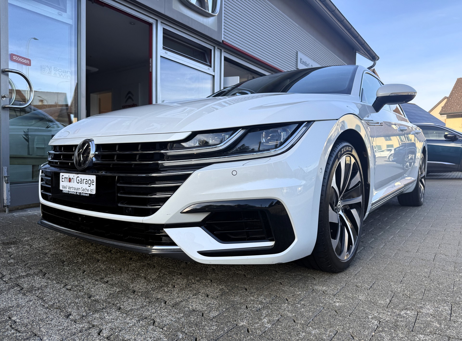 VW Arteon 2.0 TSI BMT R-Line 4Motion DSG-image-3