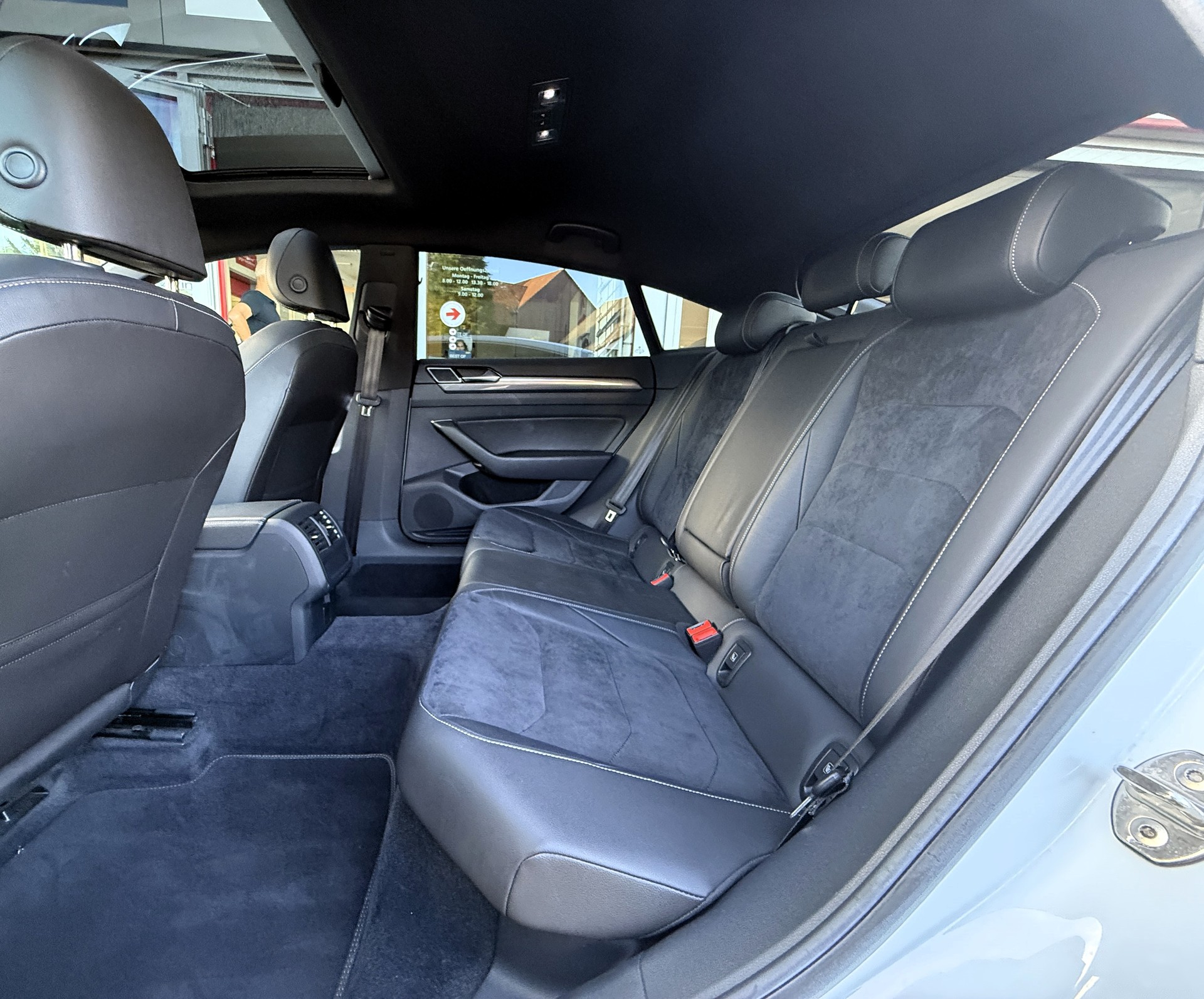 VW Arteon 2.0 TSI BMT R-Line 4Motion DSG-image-9