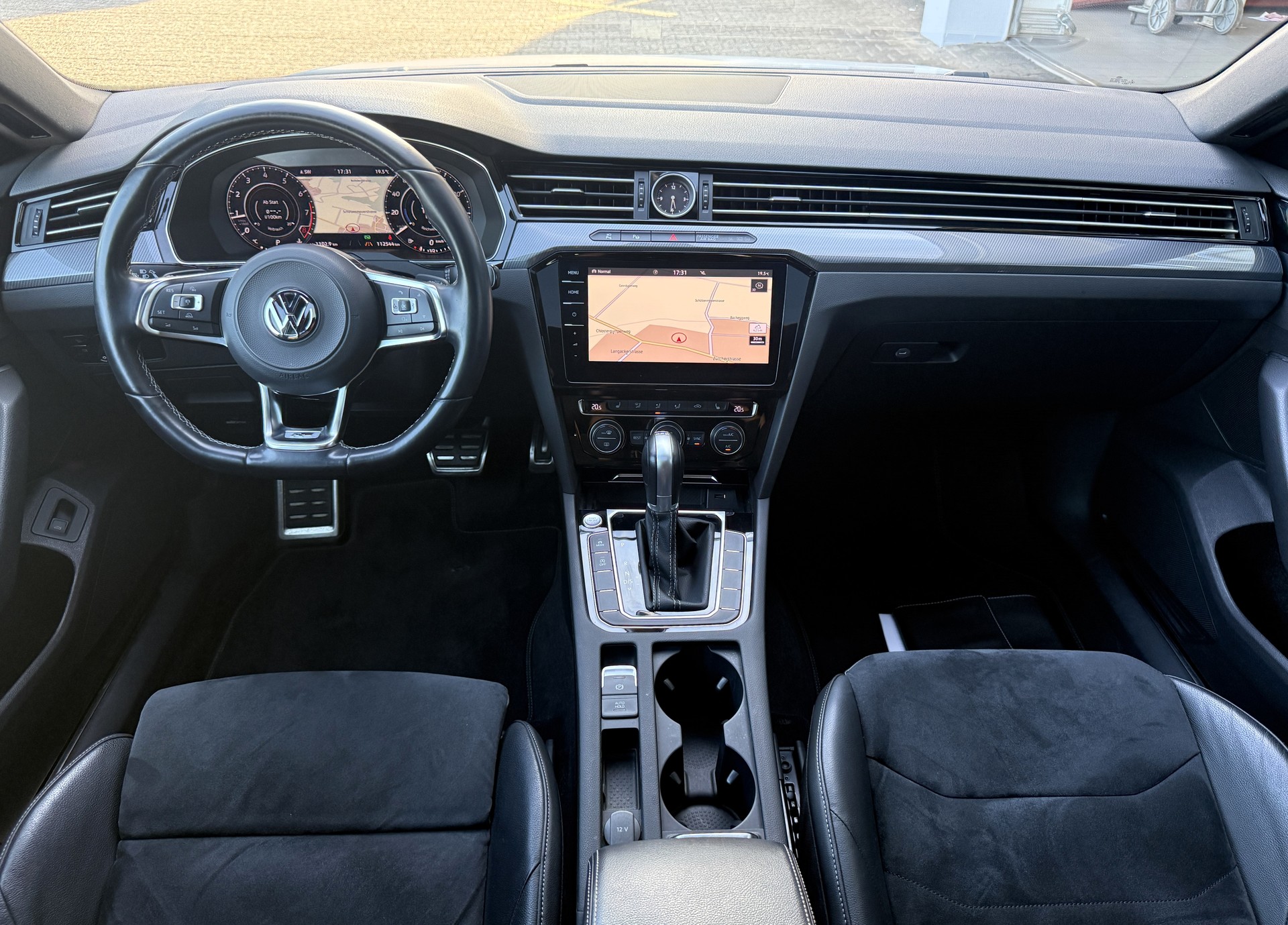 VW Arteon 2.0 TSI BMT R-Line 4Motion DSG-image-12