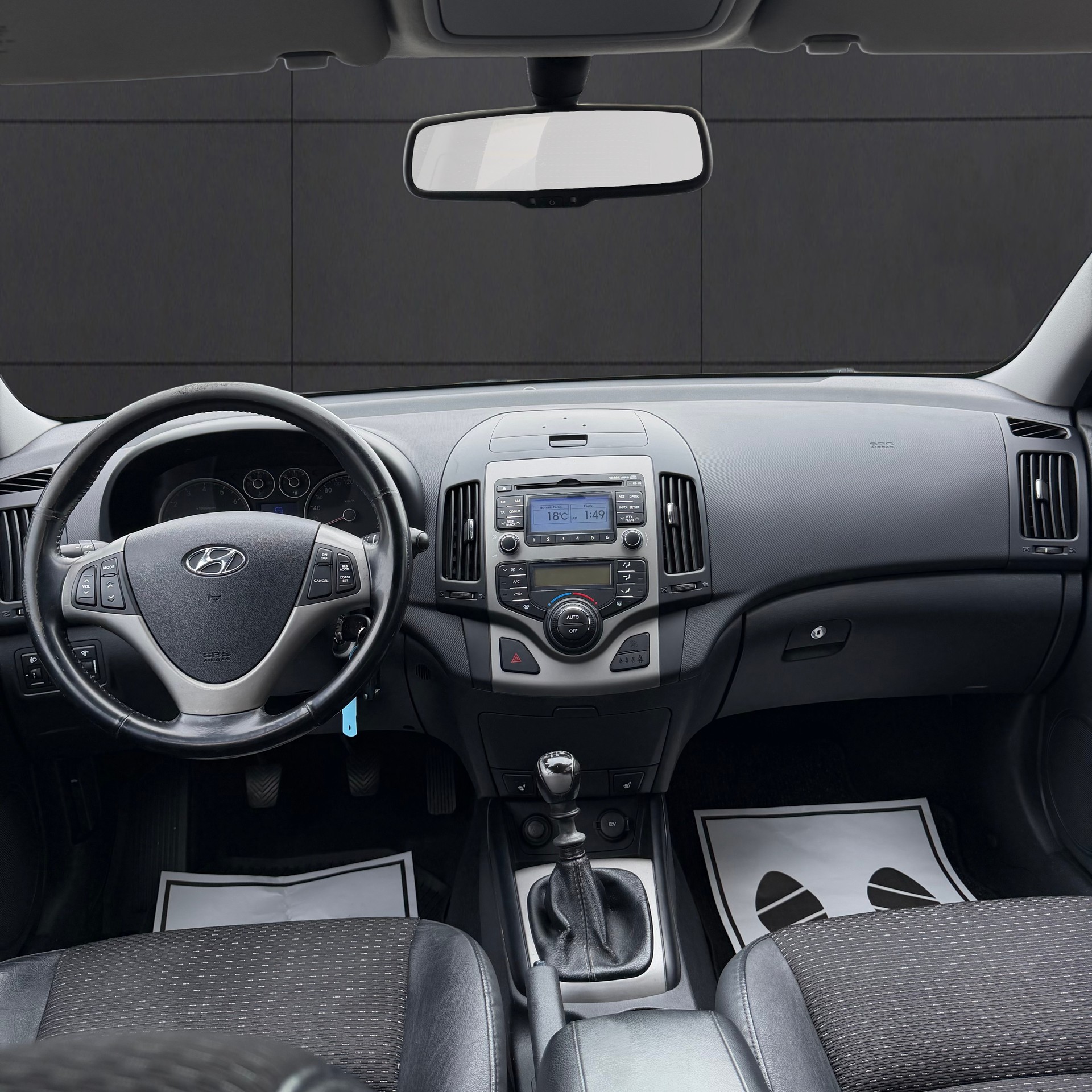 HYUNDAI i30 2.0 Premium-image-11