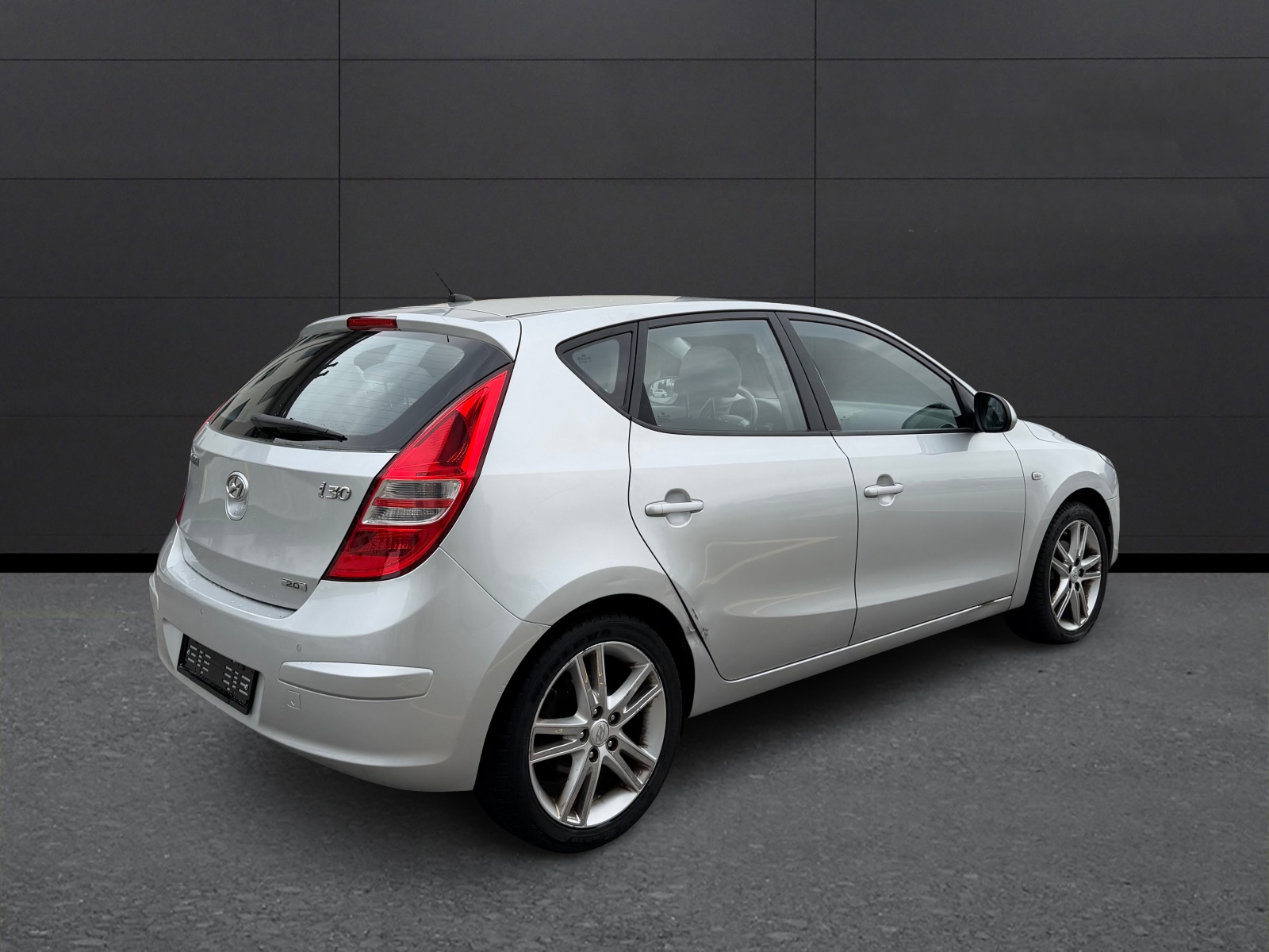 HYUNDAI i30 2.0 Premium-image-6