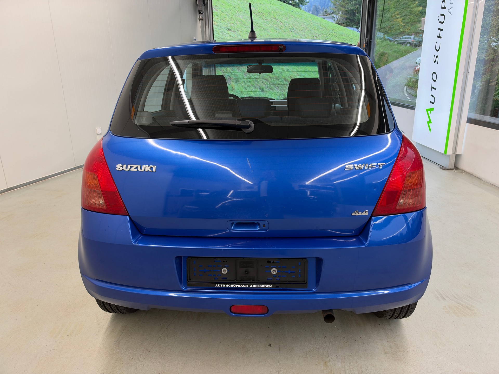 SUZUKI Swift 1.3i 16V GL 4x4-image-4