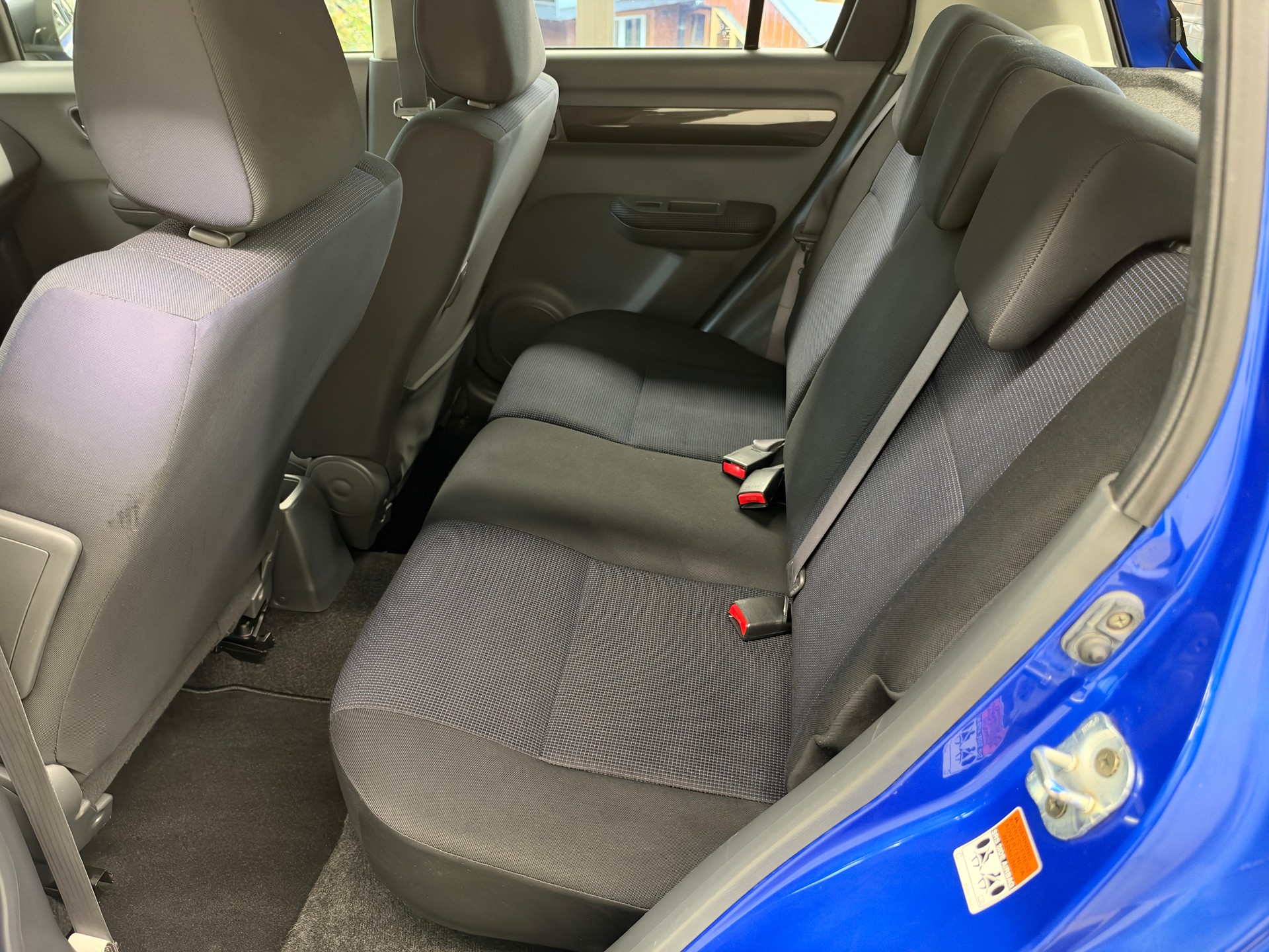 SUZUKI Swift 1.3i 16V GL 4x4-image-13