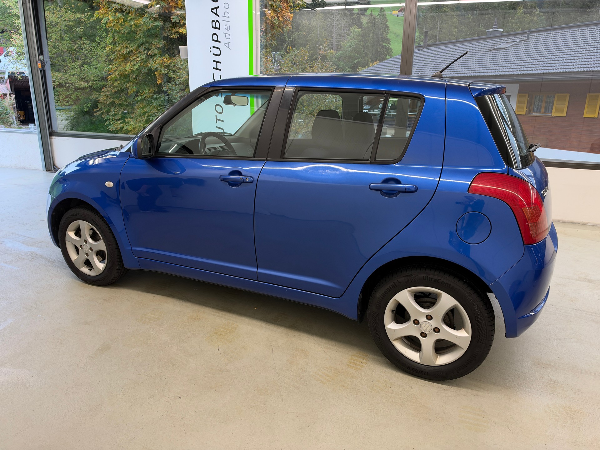 SUZUKI Swift 1.3i 16V GL 4x4-image-6