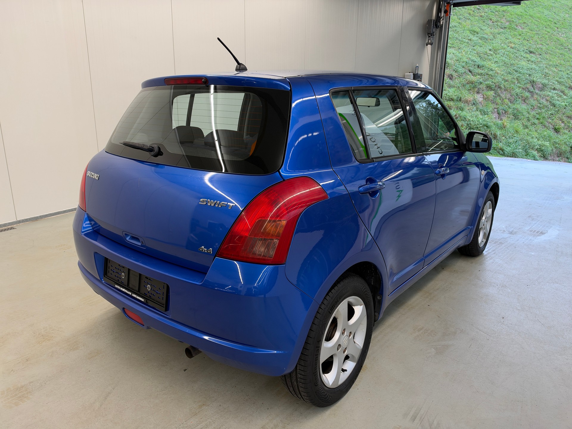 SUZUKI Swift 1.3i 16V GL 4x4-image-3