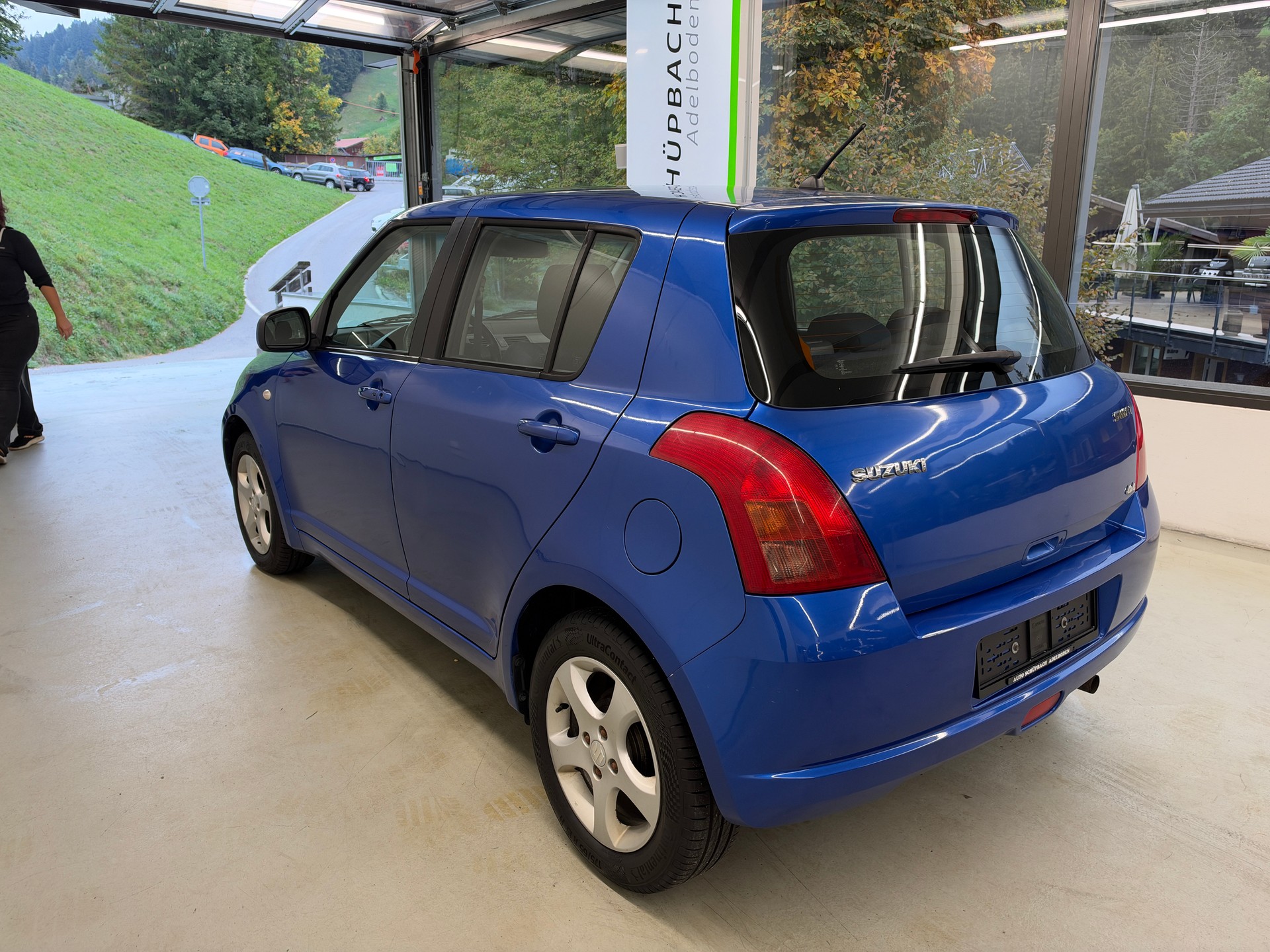 SUZUKI Swift 1.3i 16V GL 4x4-image-5