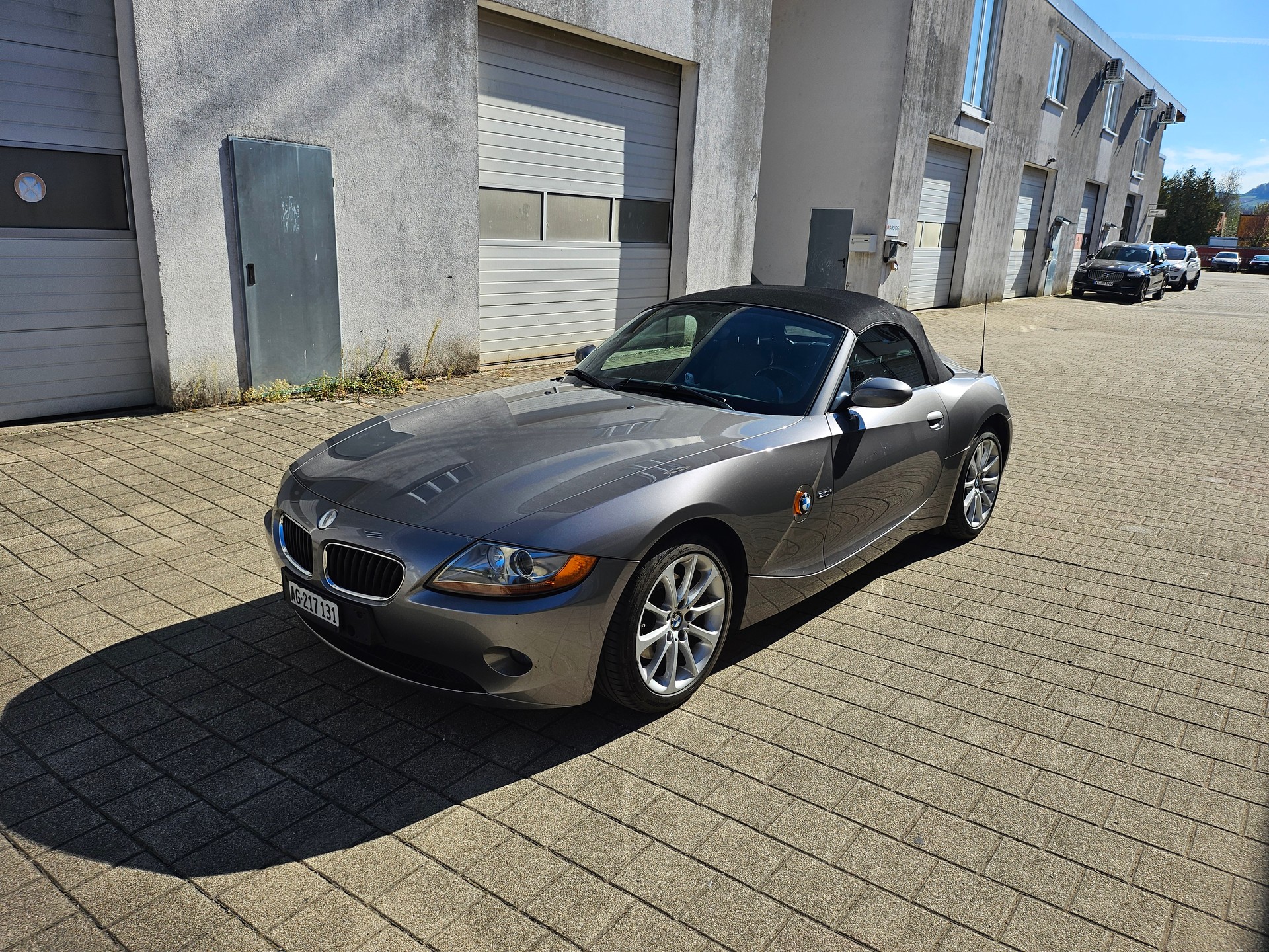 BMW 3.0i-image-2