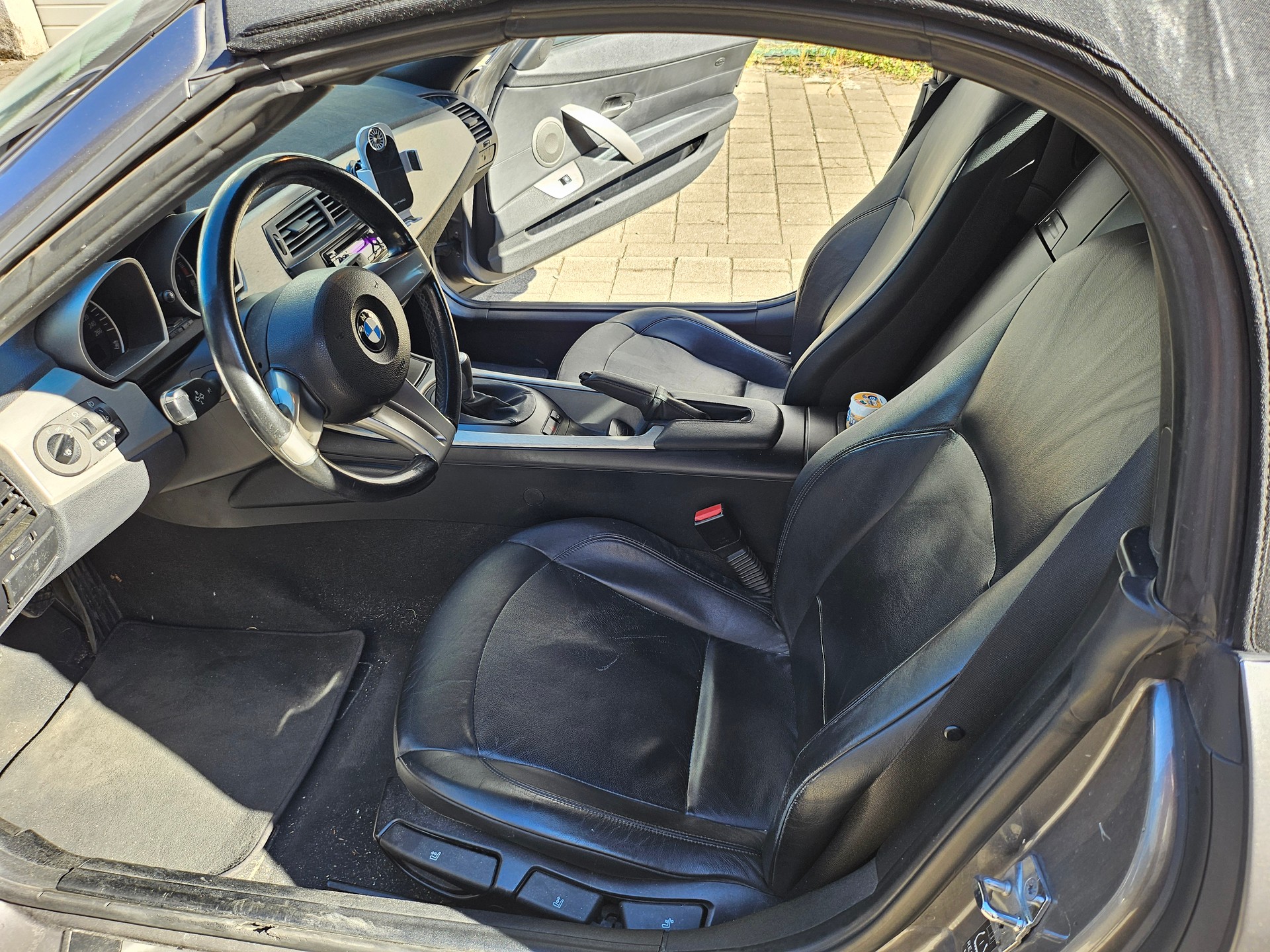 BMW 3.0i-image-5