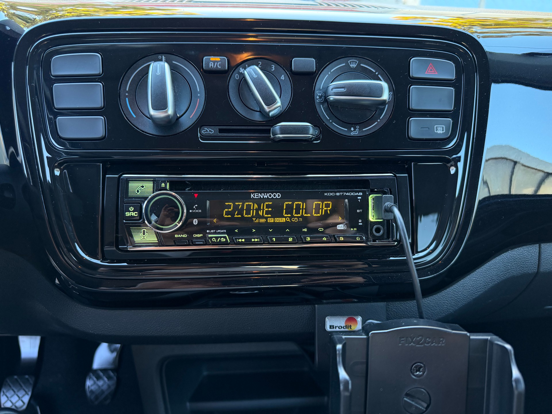 VW Up 1.0 high up-image-12