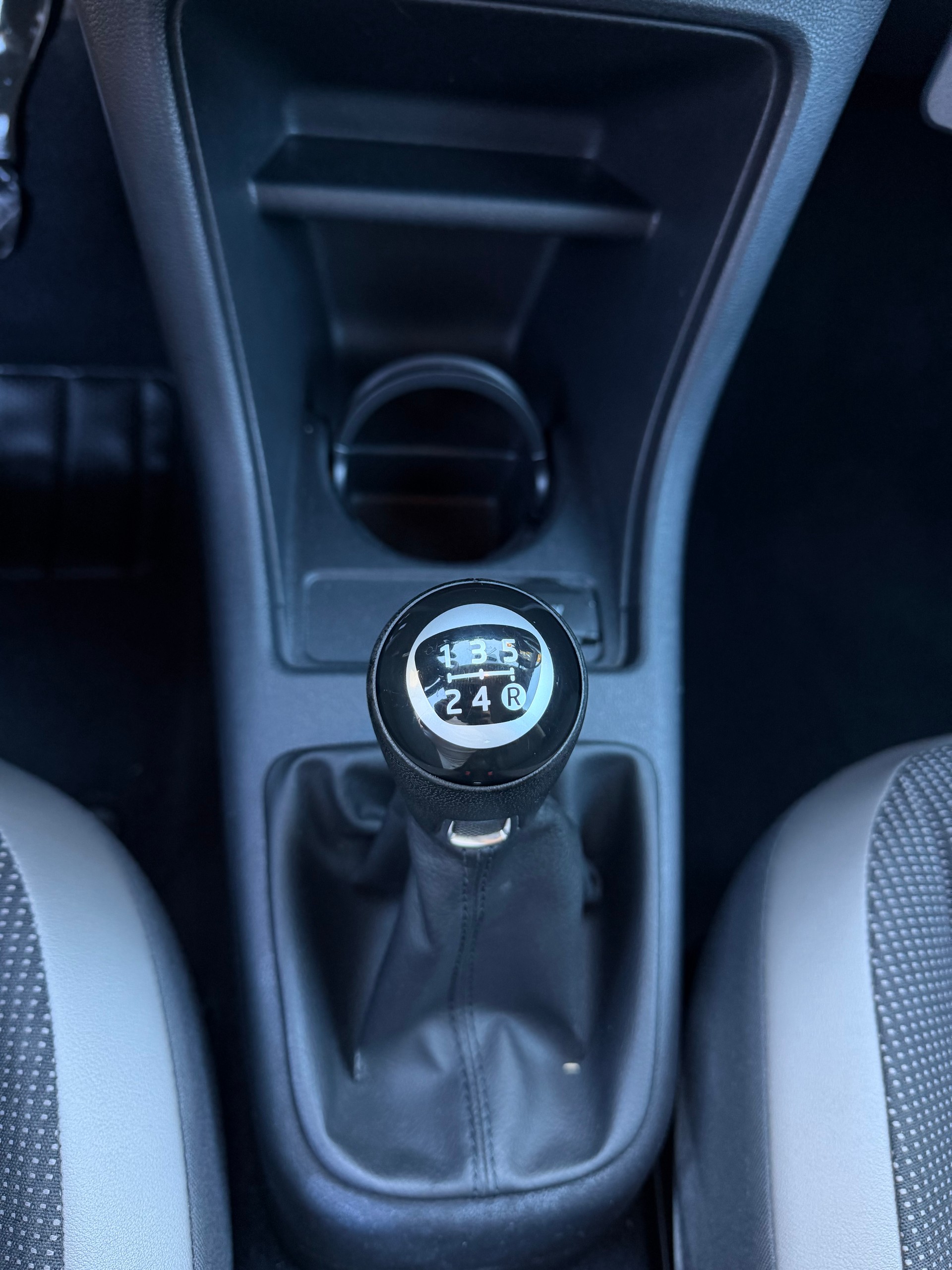 VW Up 1.0 high up-image-13