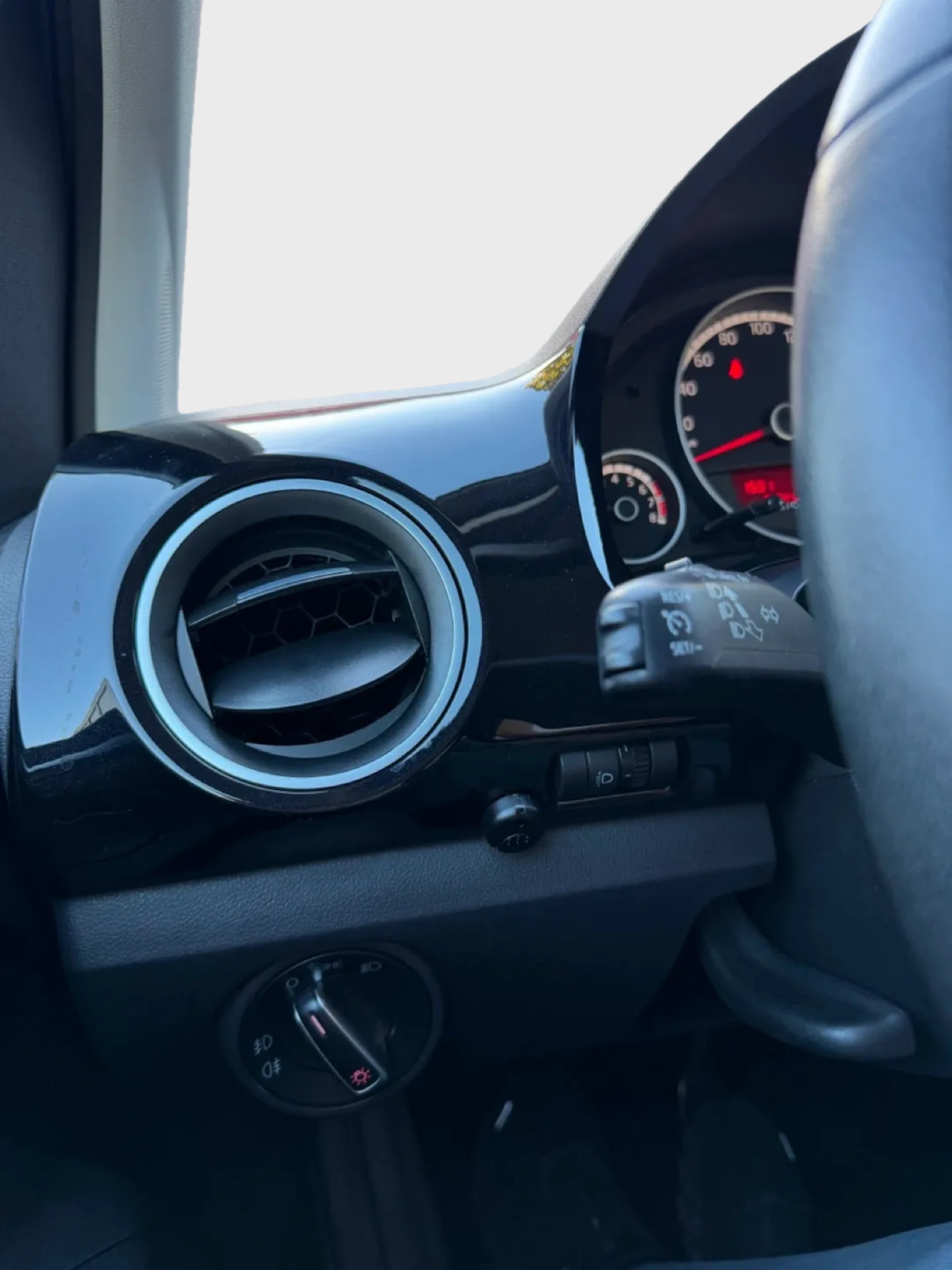 VW Up 1.0 high up-image-14
