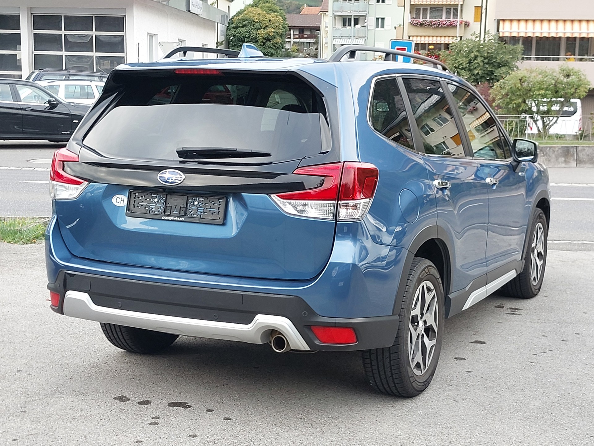 SUBARU Forester 2.0i e-Boxer Luxury Lineartronic-image-2