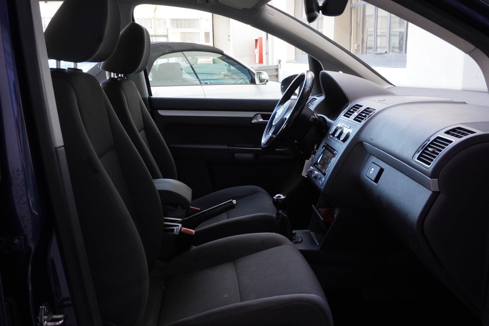 VW Touran 1.6 TDI Trendline-image-13