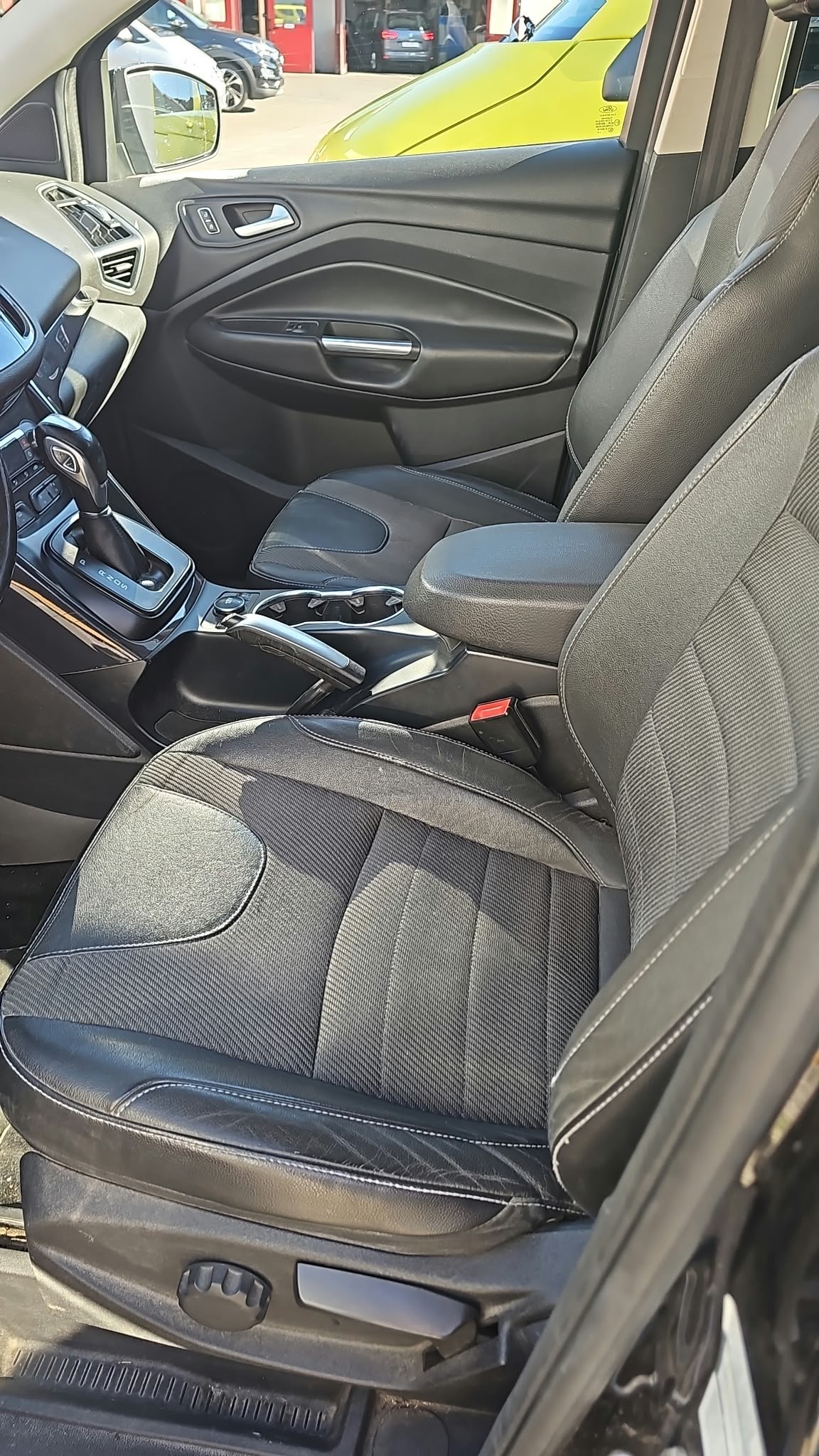 FORD Kuga 2.0 TDCi Carving 4WD PowerShift-image-4