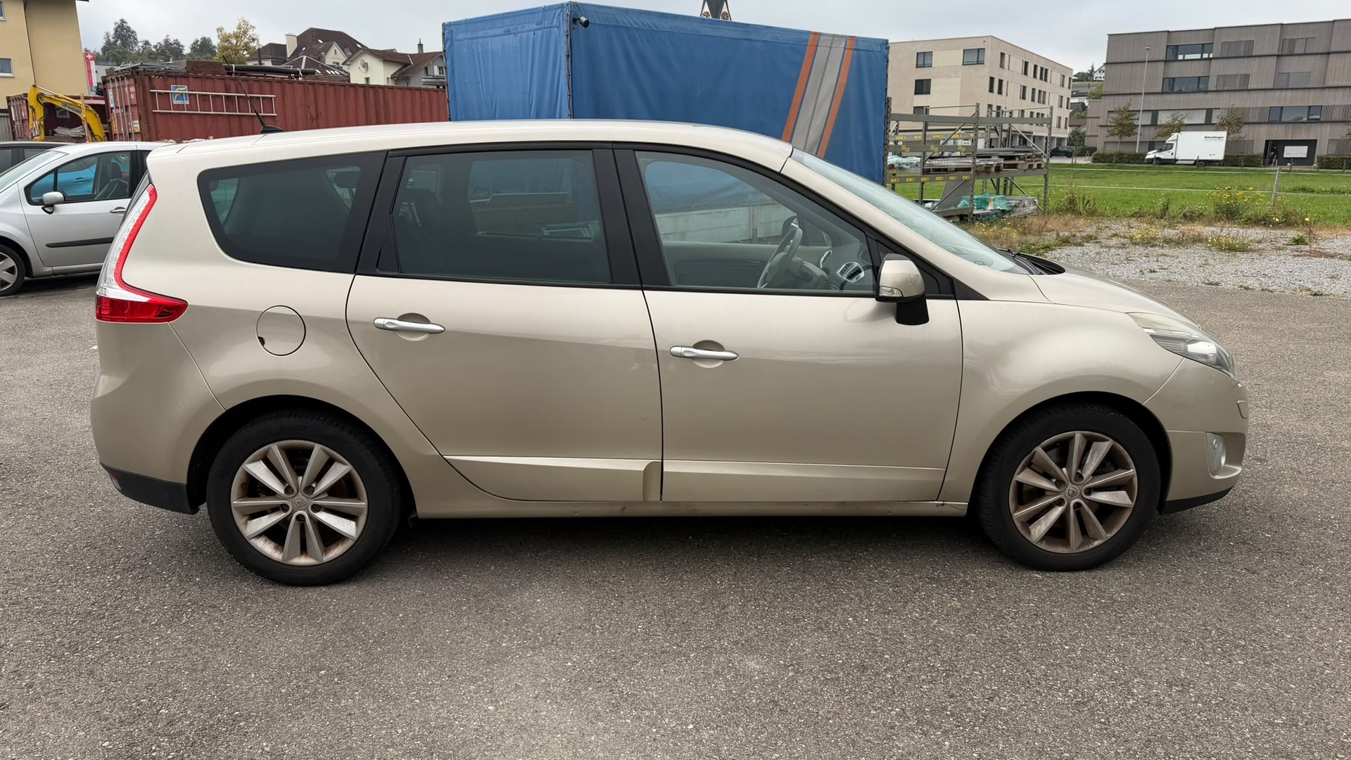 RENAULT Grand Scénic 2.0 dCi Privilège Automatic-image-4