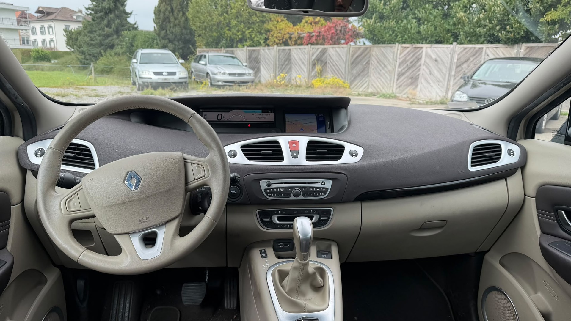 RENAULT Grand Scénic 2.0 dCi Privilège Automatic-image-9