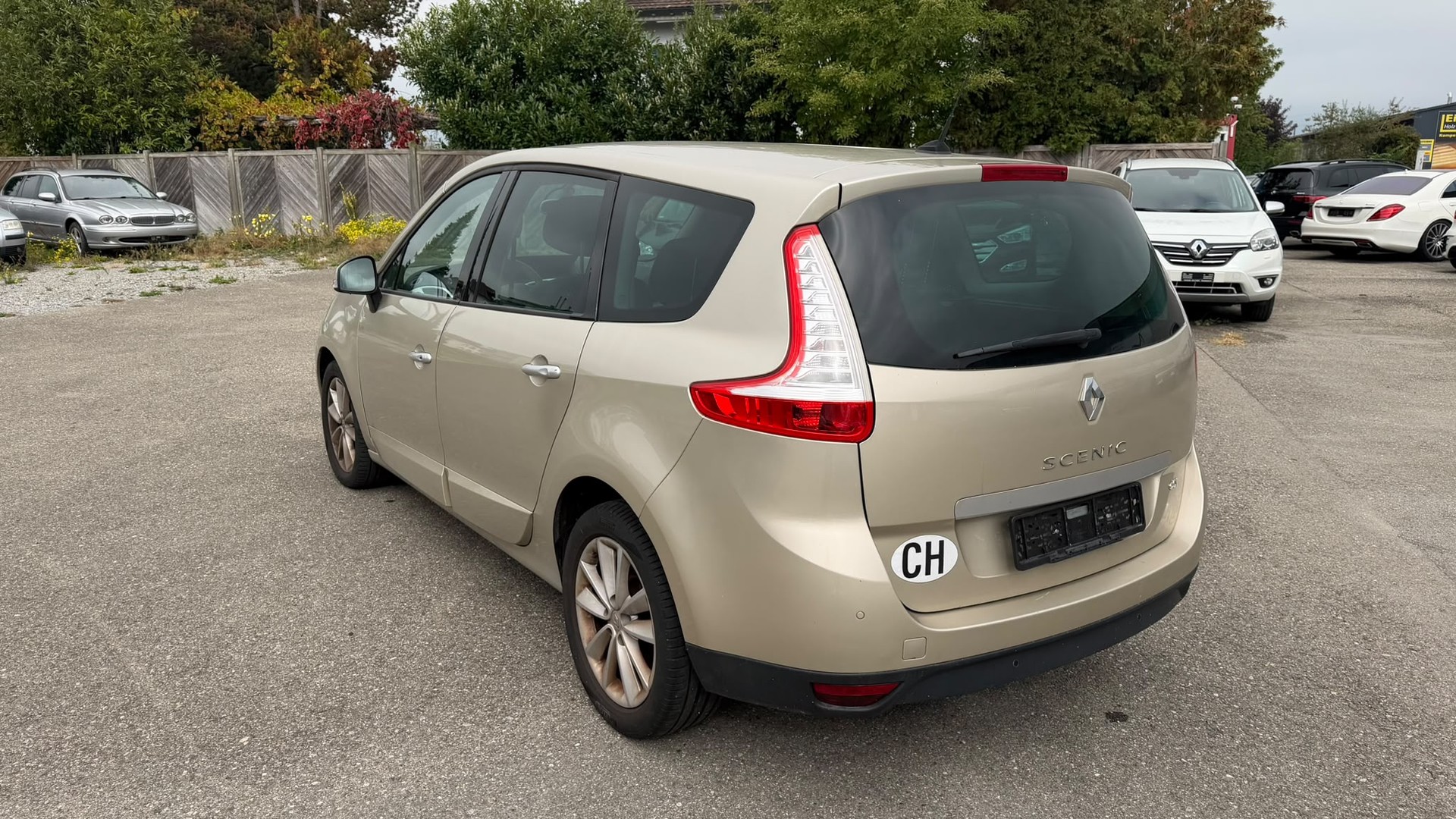 RENAULT Grand Scénic 2.0 dCi Privilège Automatic-image-7