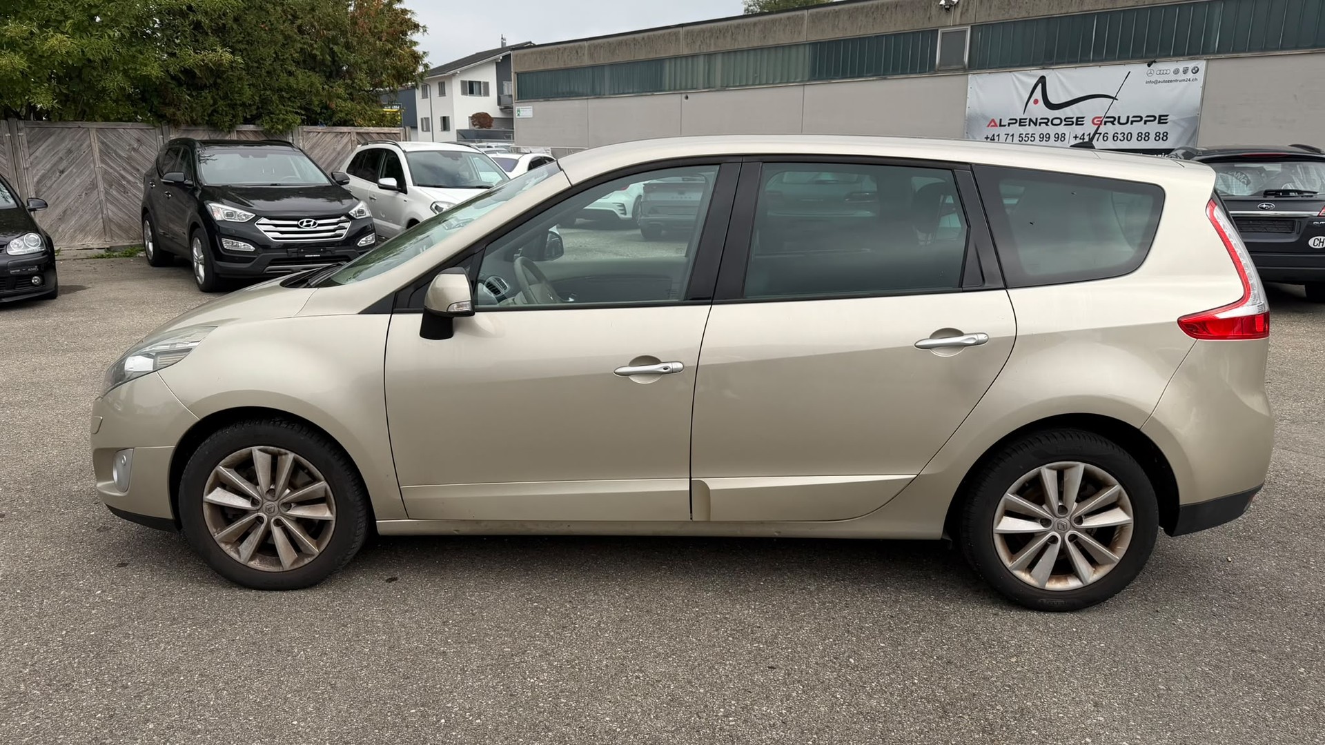 RENAULT Grand Scénic 2.0 dCi Privilège Automatic-image-8