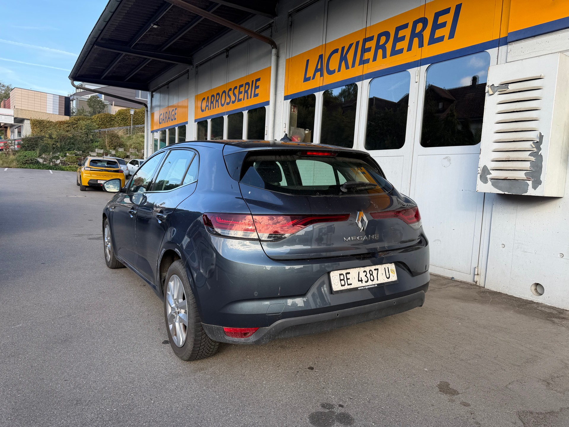 RENAULT Mégane Berline 1.3 16V Turbo Zen-image-1
