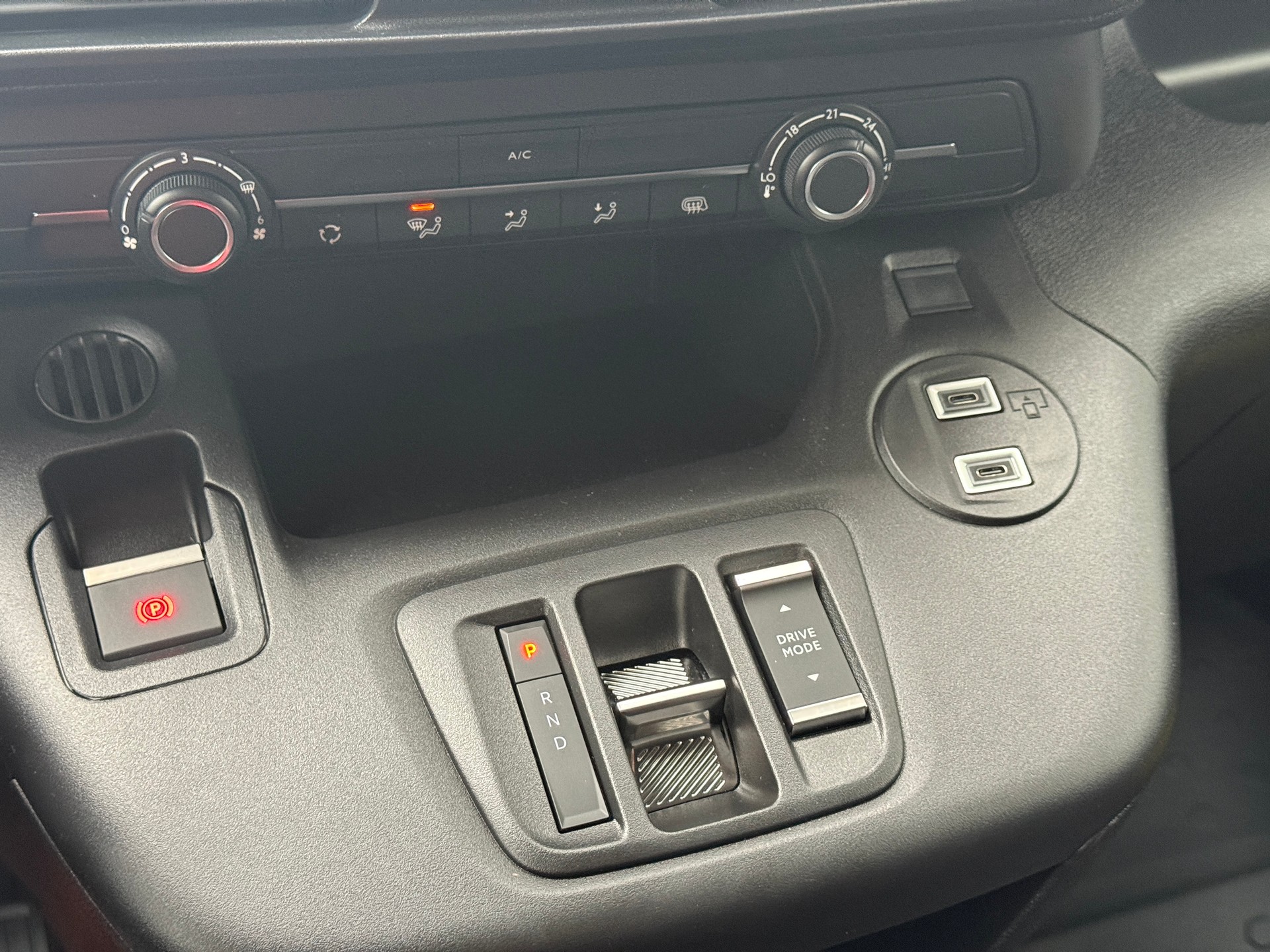 FIAT E-Doblo L2 50kWh 800kg-image-13