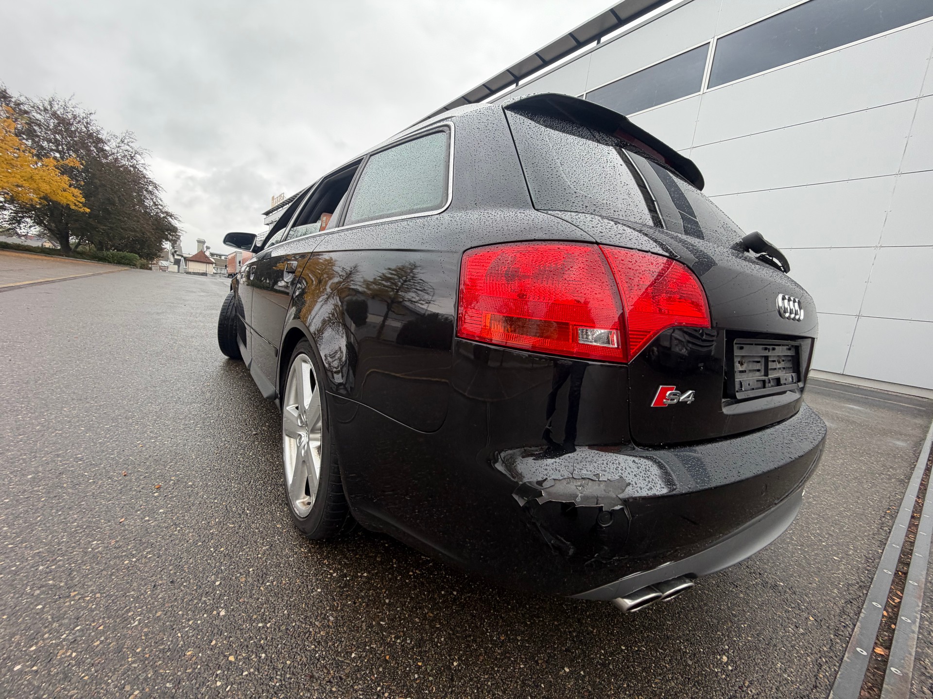 AUDI S4 Avant 4.2 V8 quattro-image-8