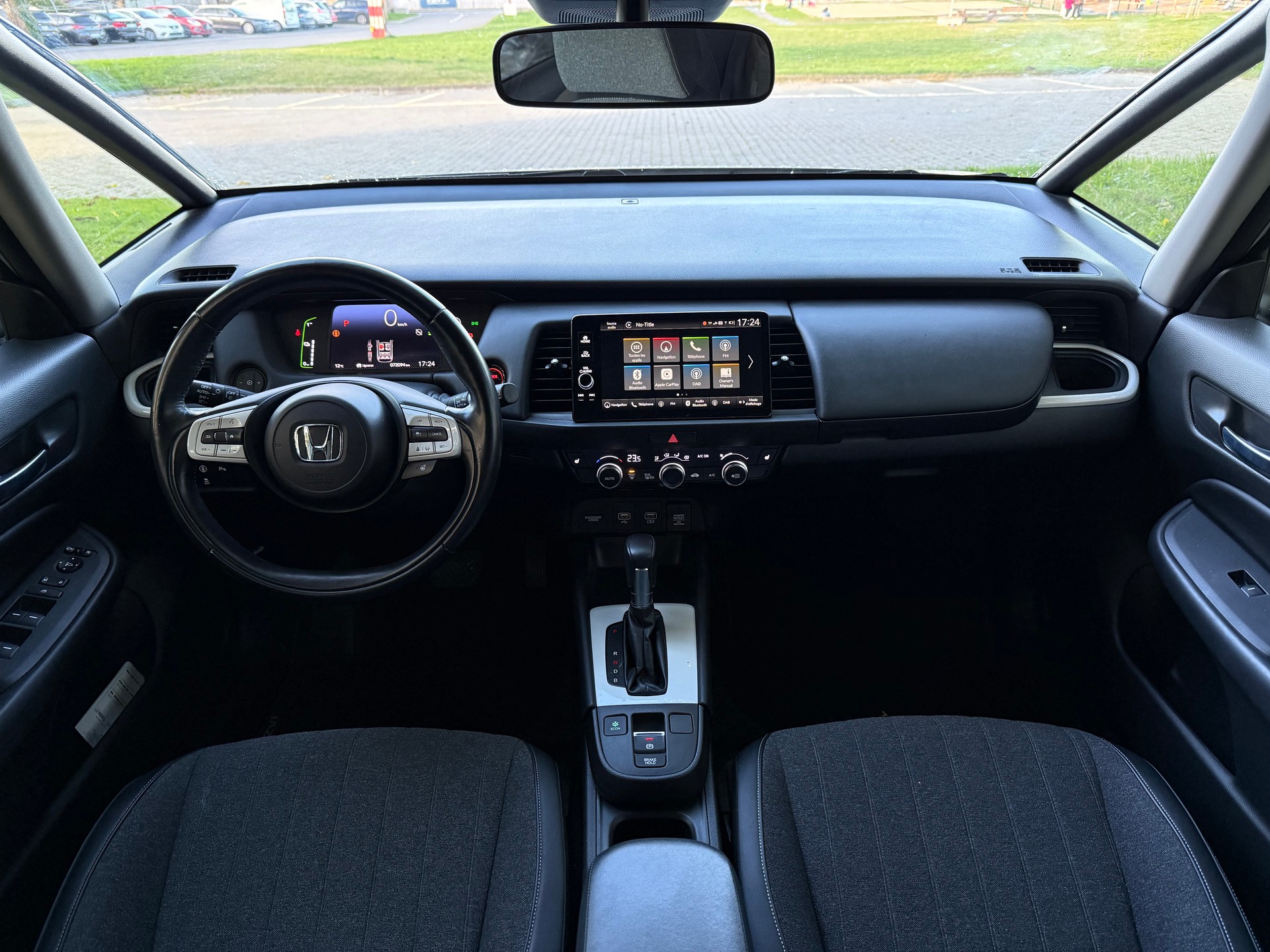 HONDA Jazz 1.5i-MMD Executive E-CVT-image-6
