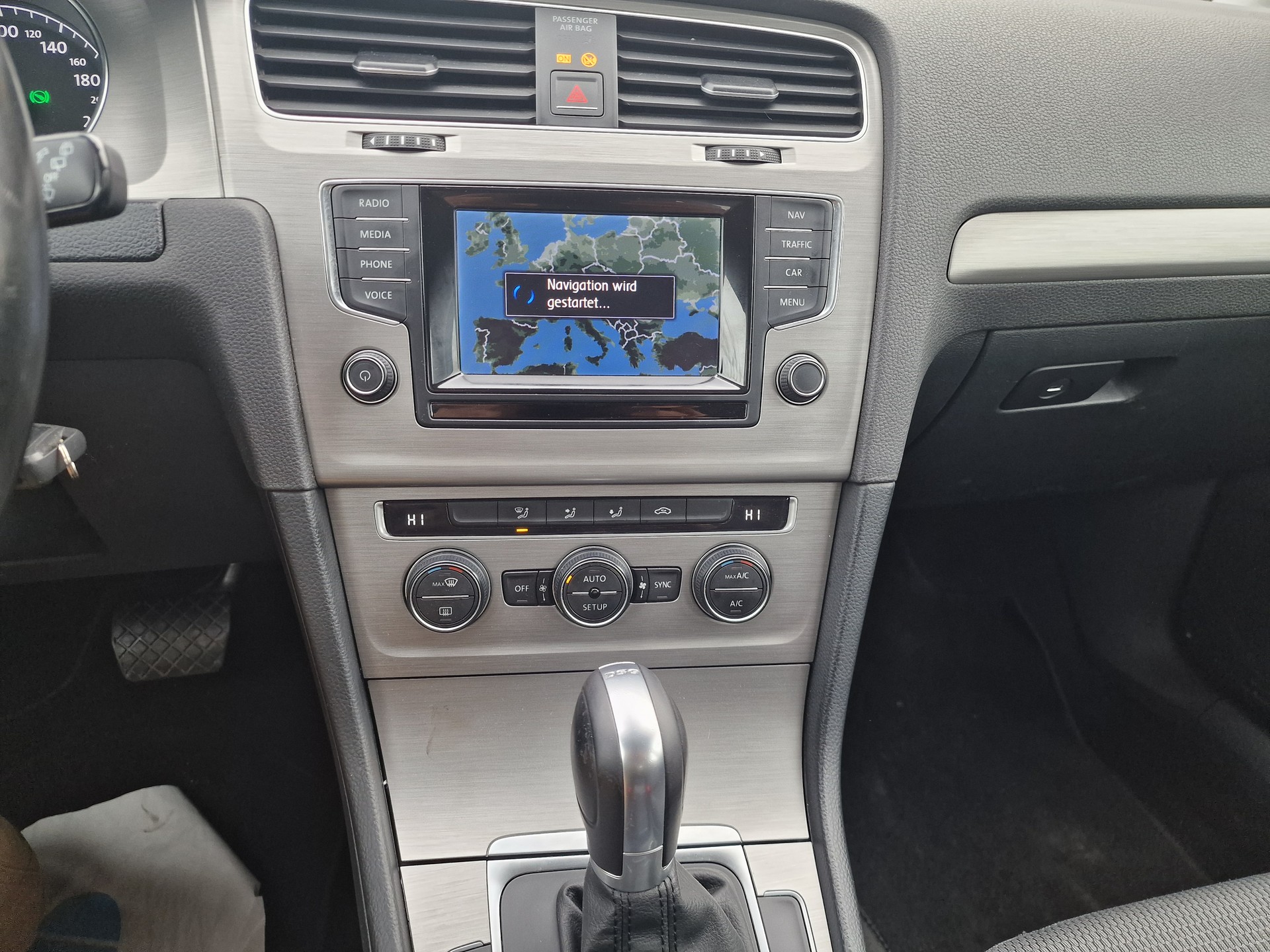 VW Golf Variant 1.4 TSI Comfortline DSG-image-11